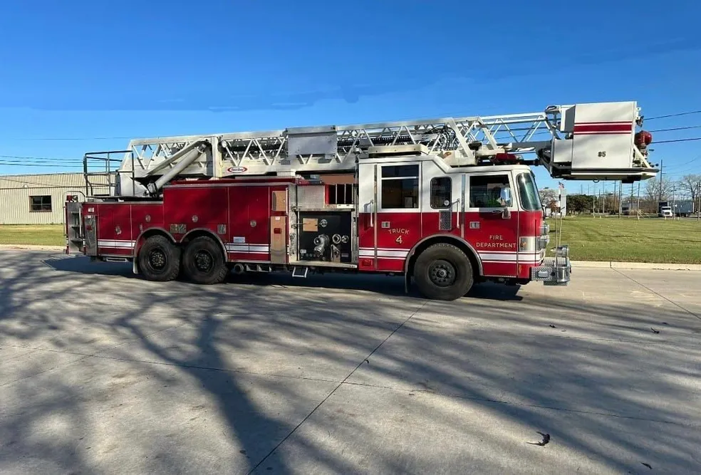 2001 Pierce 85' Tower 1500/300