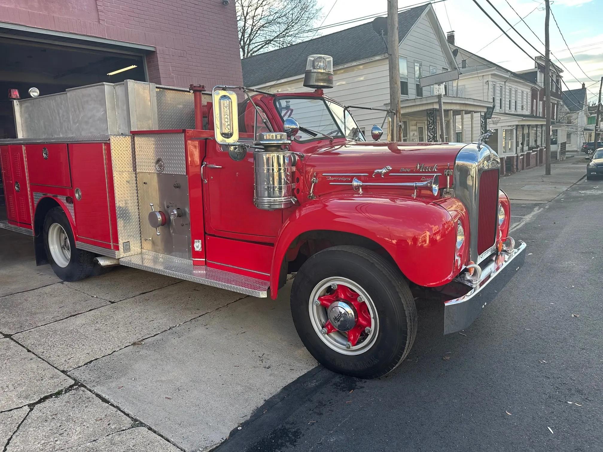 1966 B Model Mack - image 2