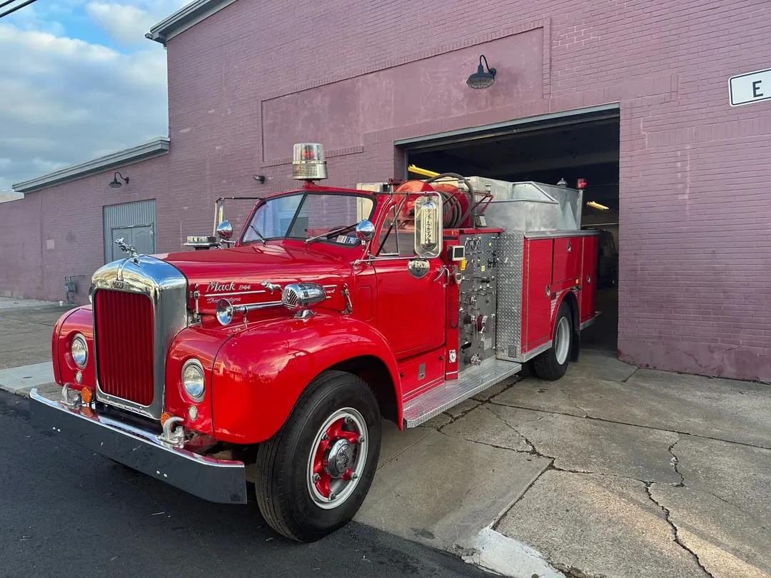 1966 B Model Mack - image 3