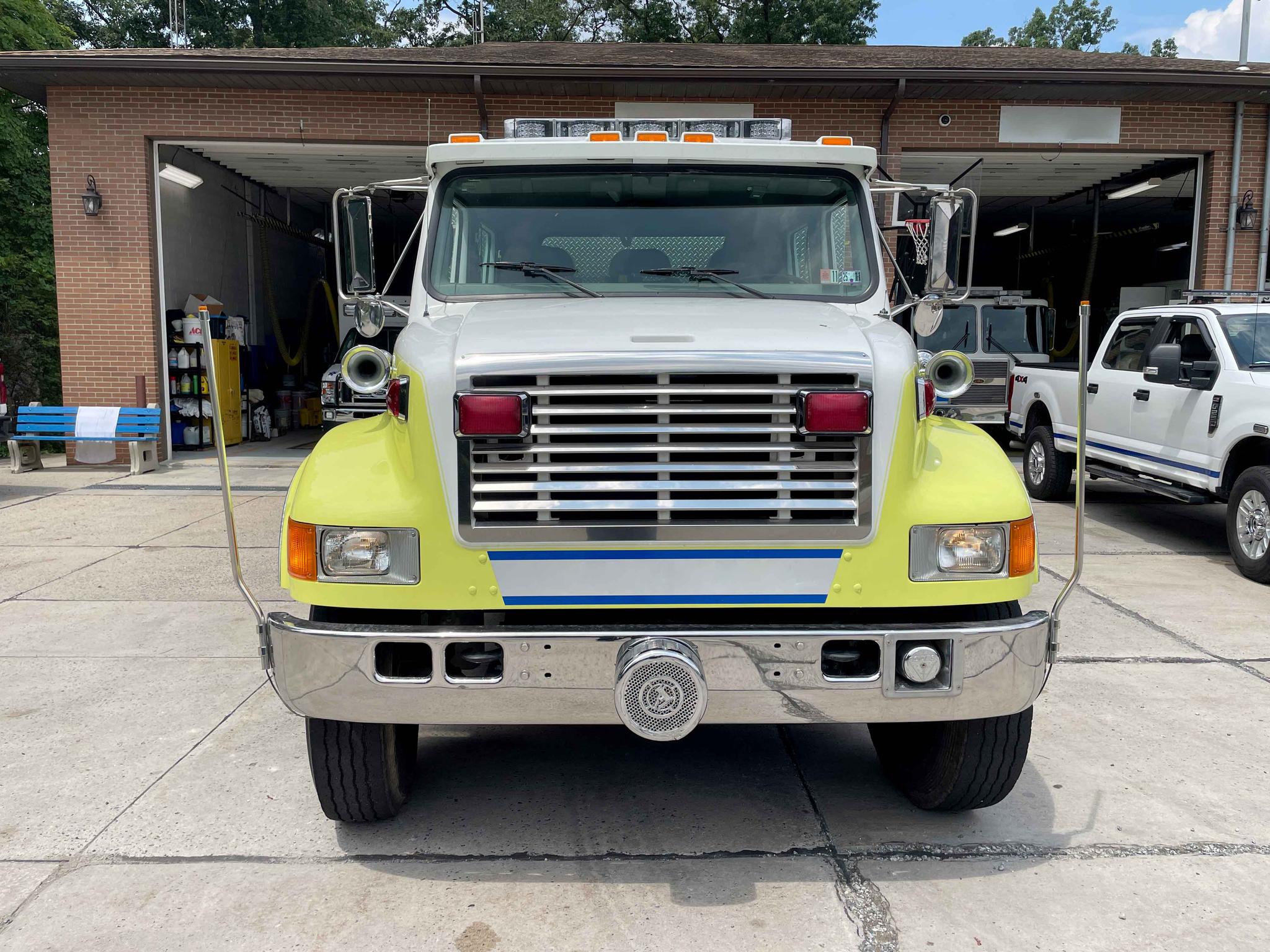 2002 KME International Pumper - image 5