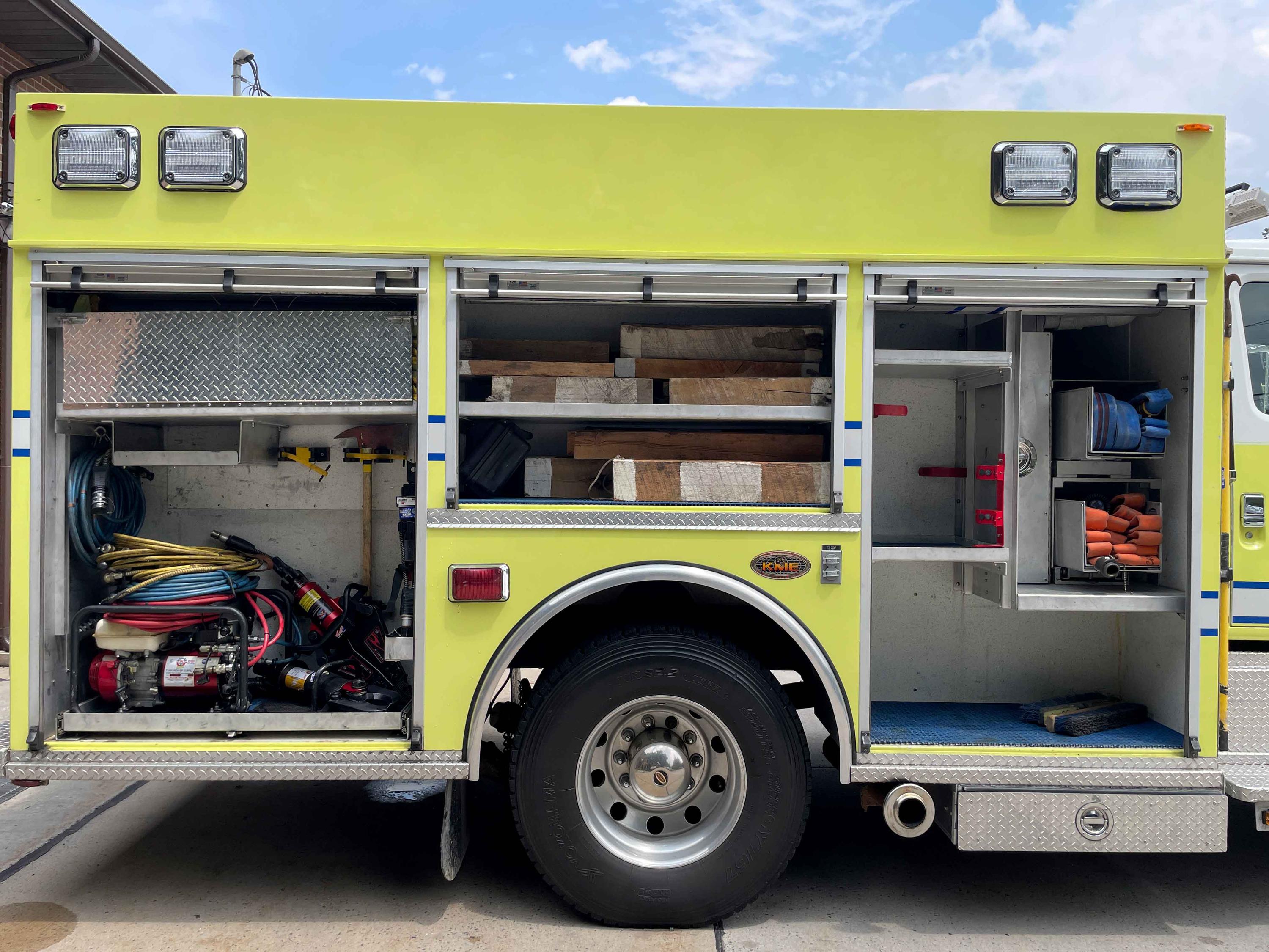 2002 KME International Pumper - image 17