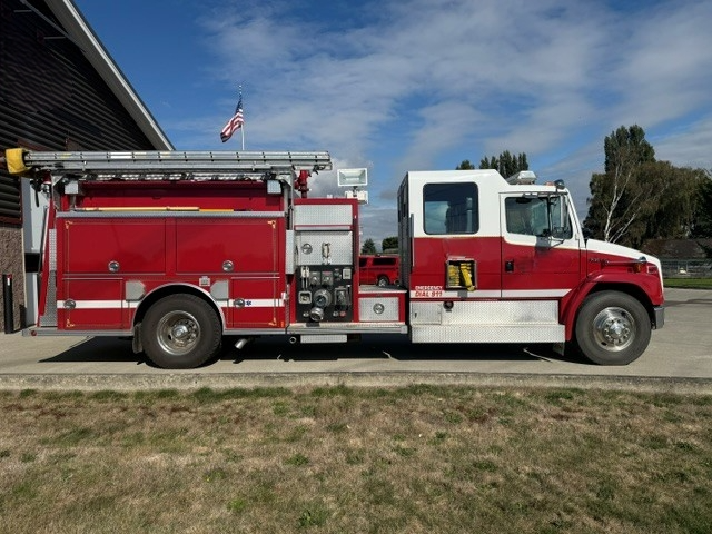 1994 Central States Freightliner Pumper - image 3