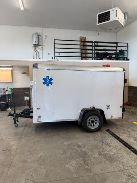 1997 Wells Enclosed Trailer - image 1