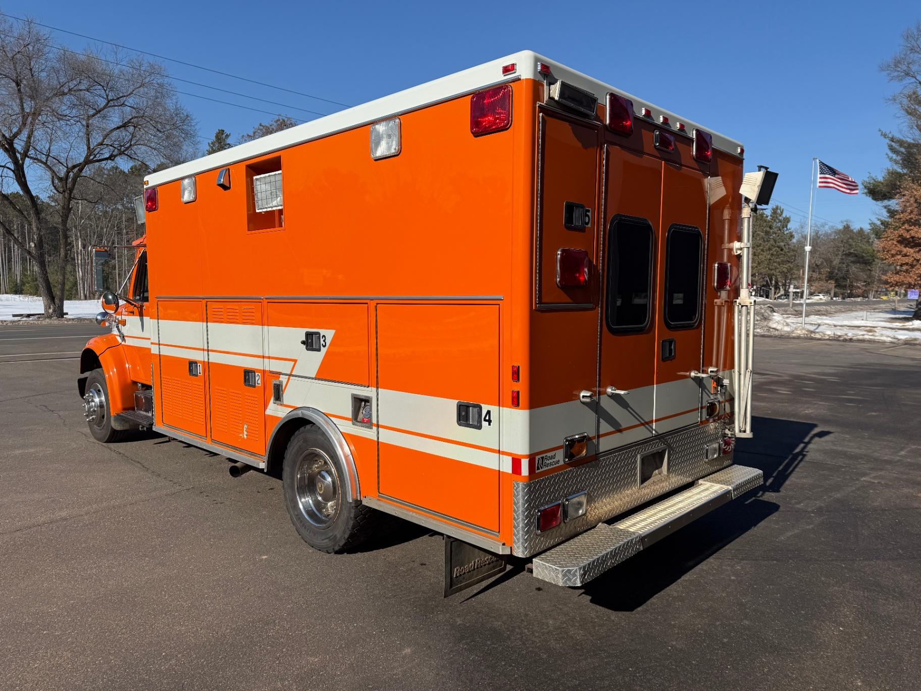 1997 Road Rescue International Squad - image 4