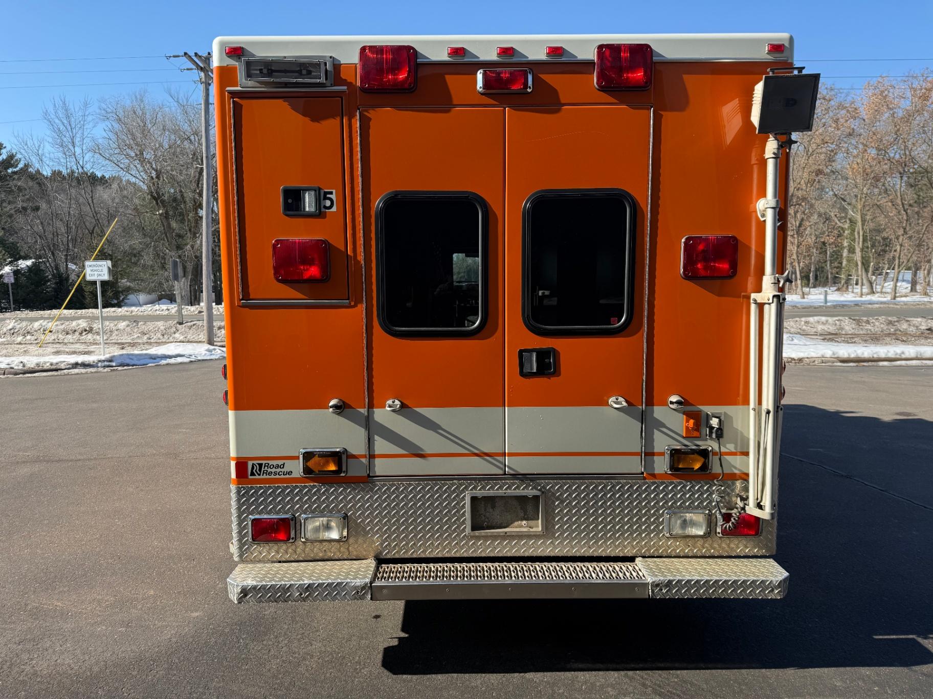 1997 Road Rescue International Squad - image 8