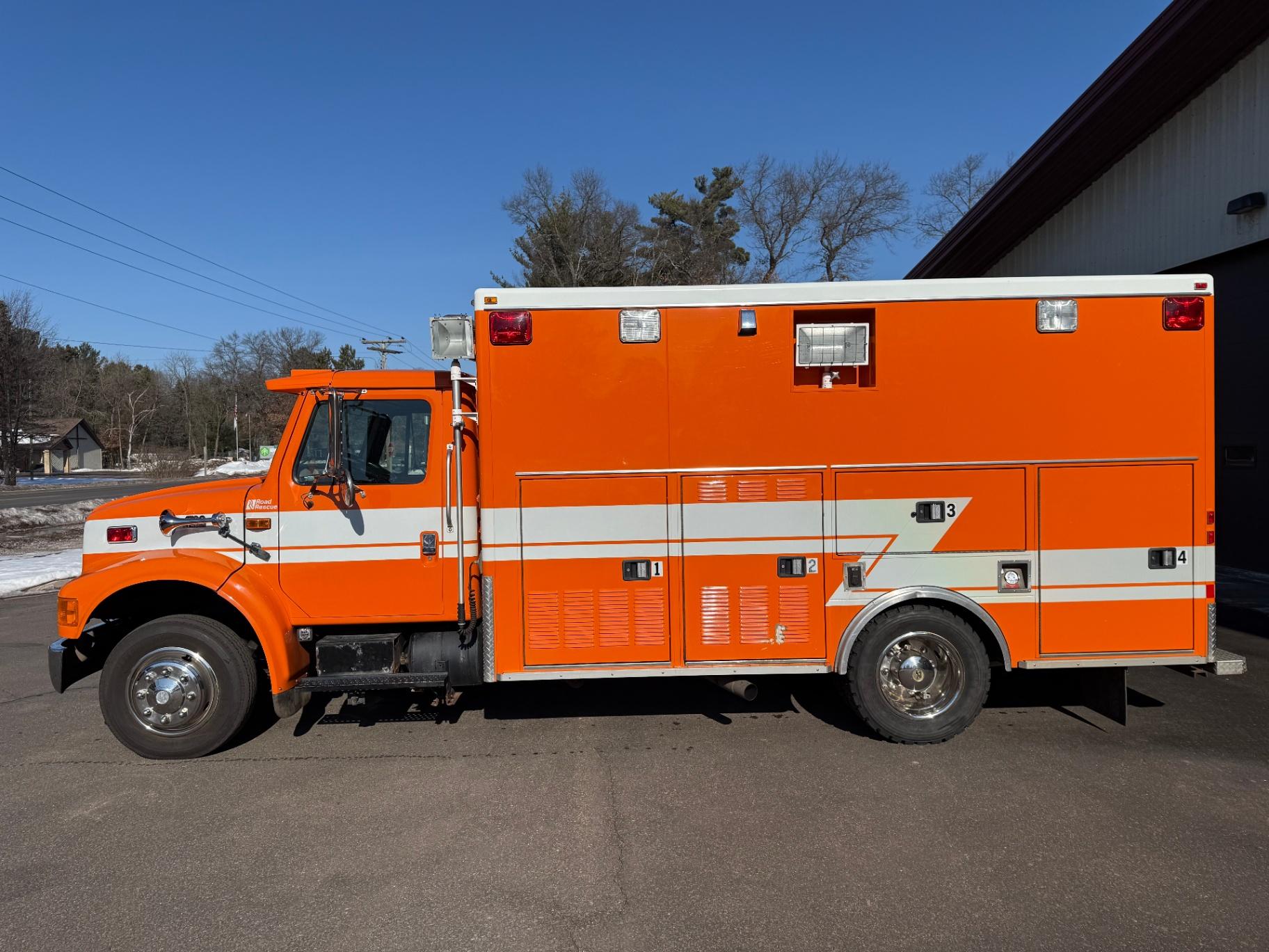 1997 Road Rescue International Squad - image 2