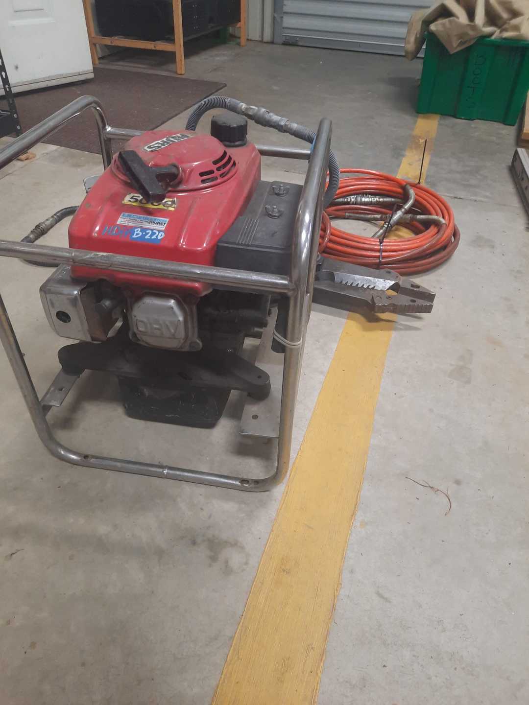 5000 PSI Hurst with 25' Hose and Maverick Combitool