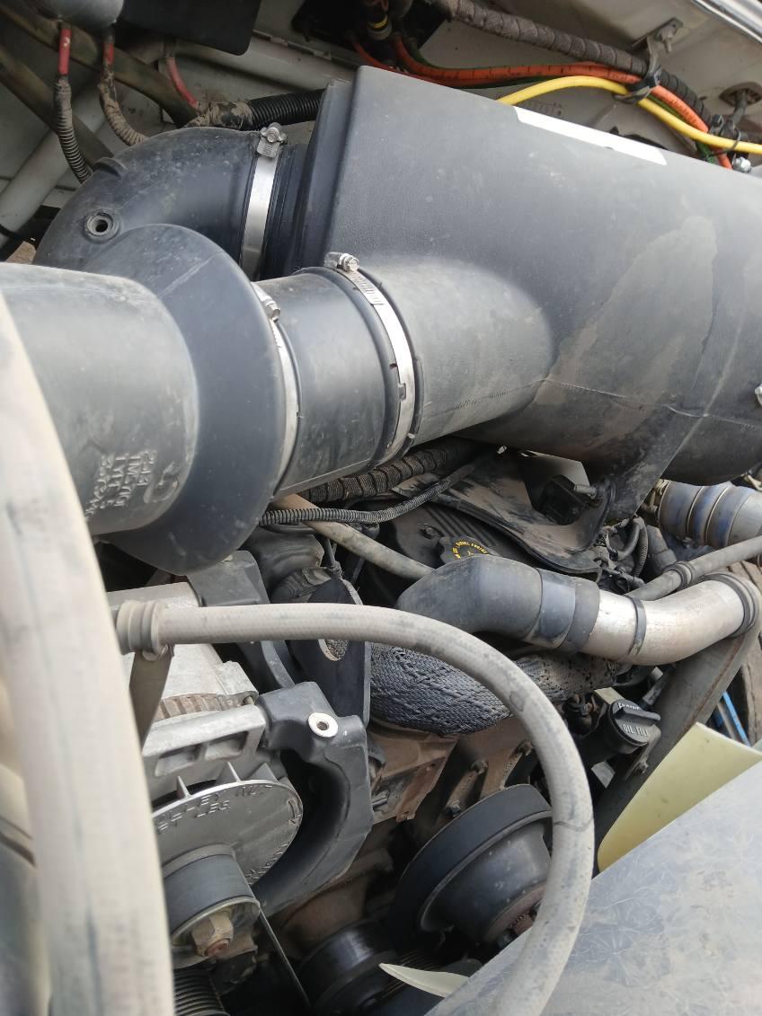 2007 Ford F750 Boom Truck - image 4