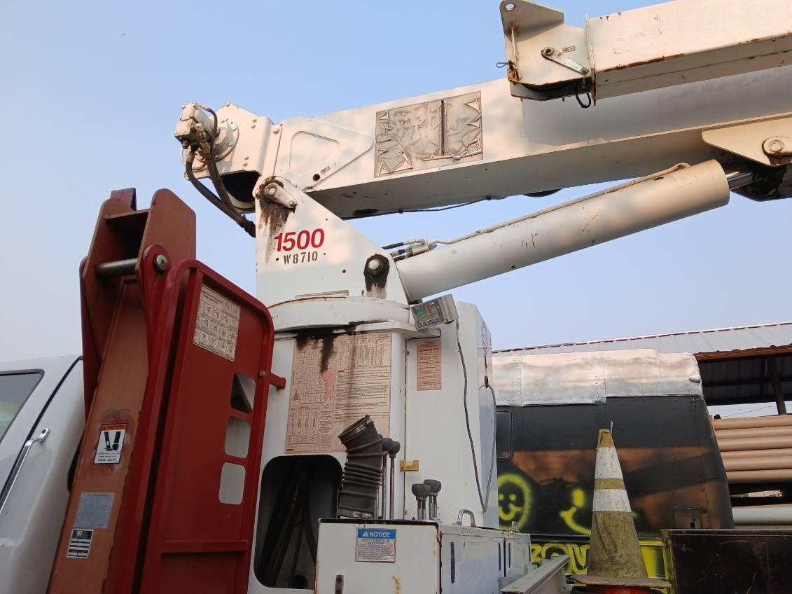 2007 Ford F750 Boom Truck - image 8