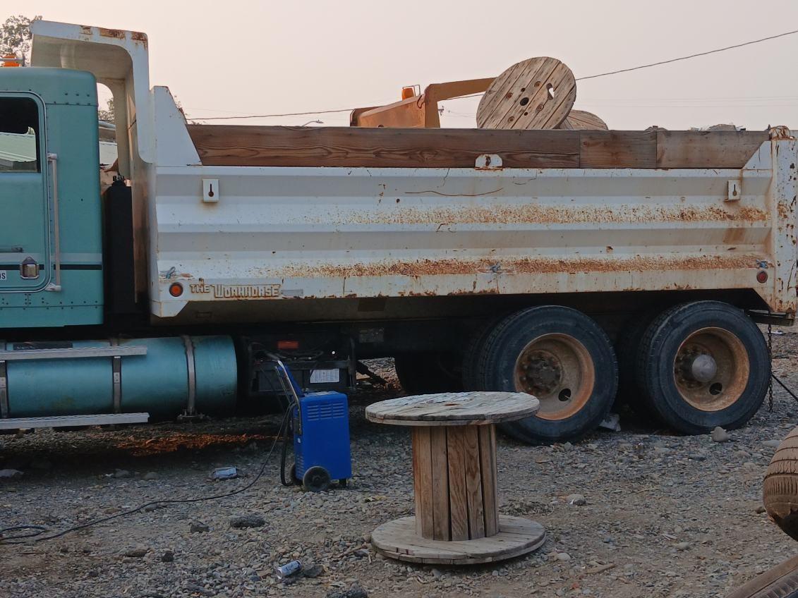 2008 Kenworth Dump Truck - image 7
