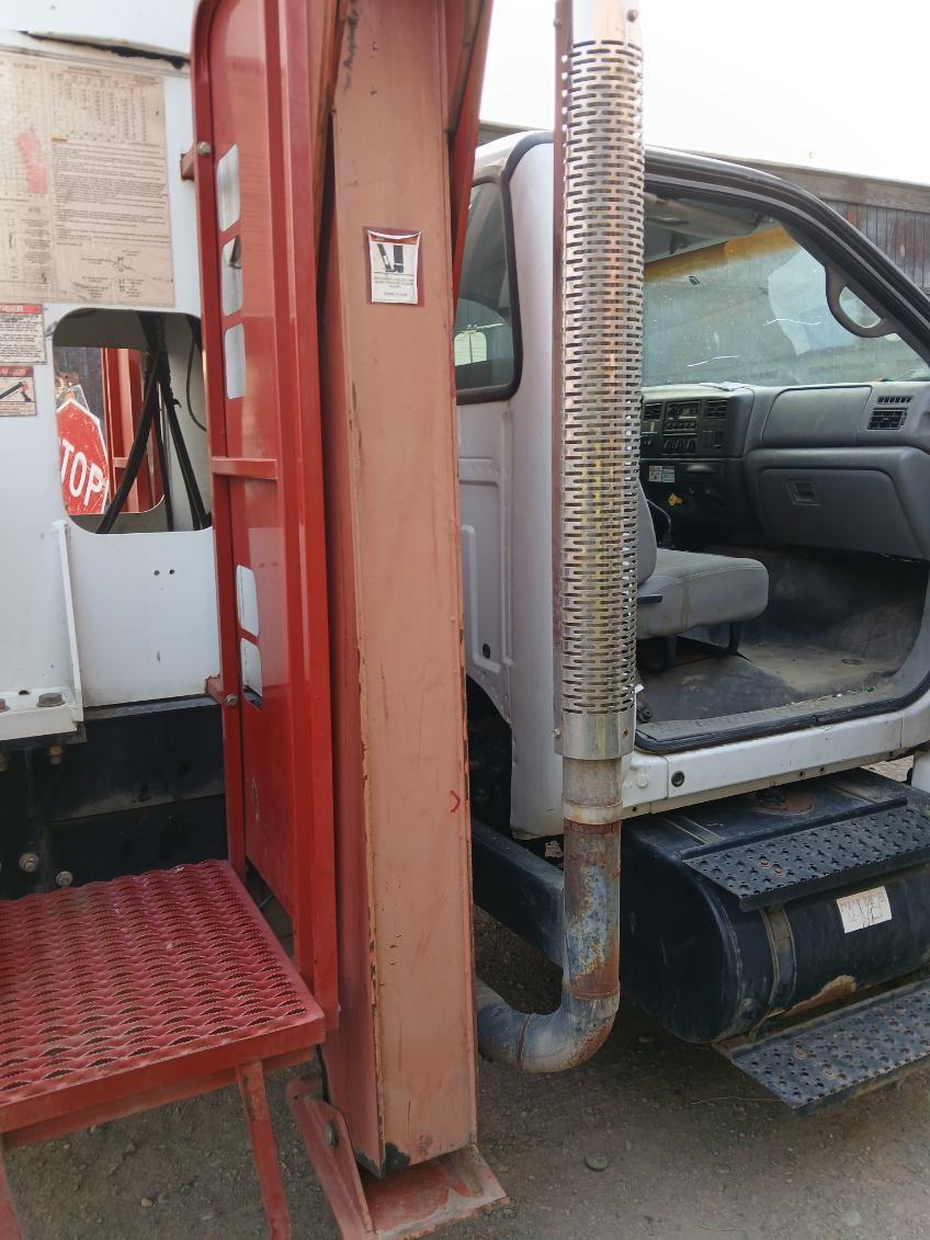 2007 Ford F750 Boom Truck - image 16