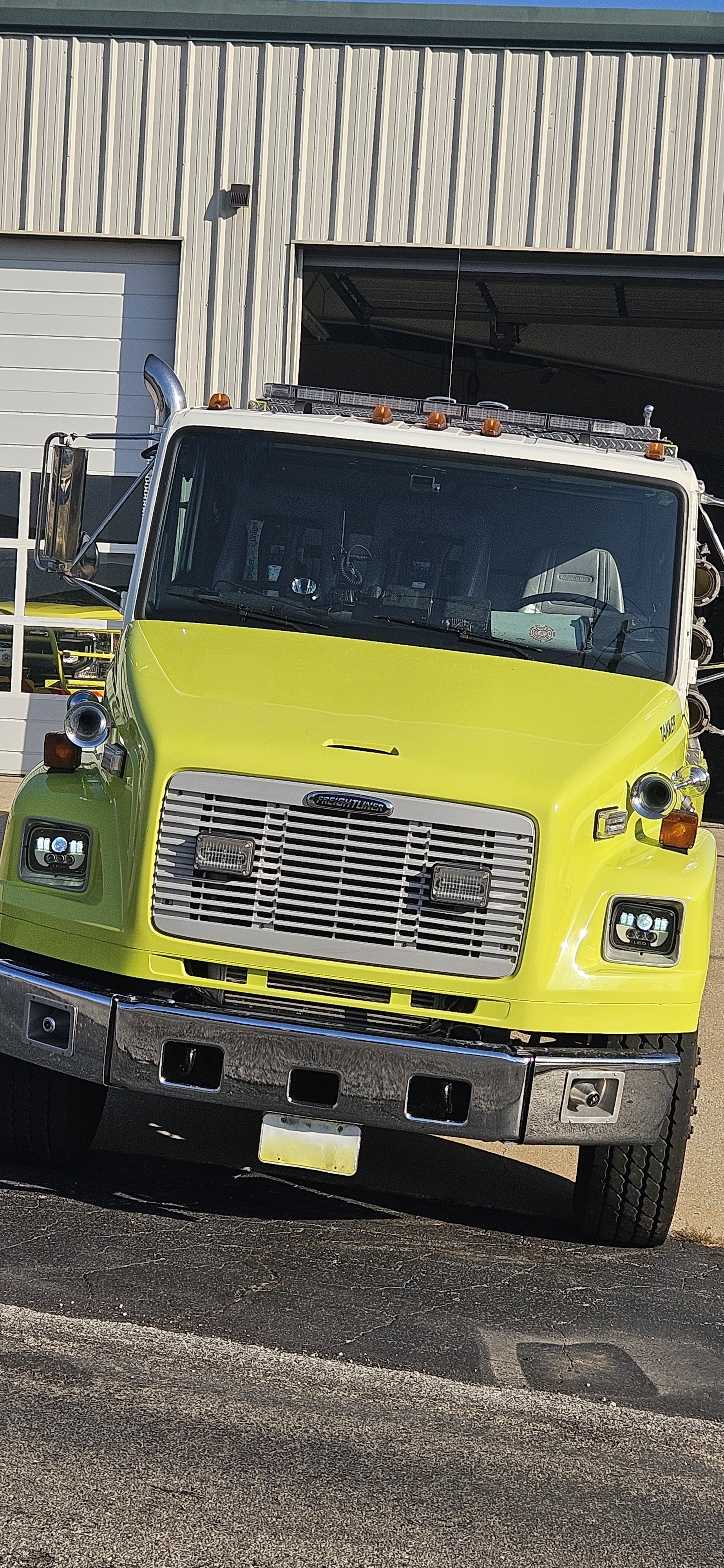 1998 Freightliner Pumper Tanker - image 4