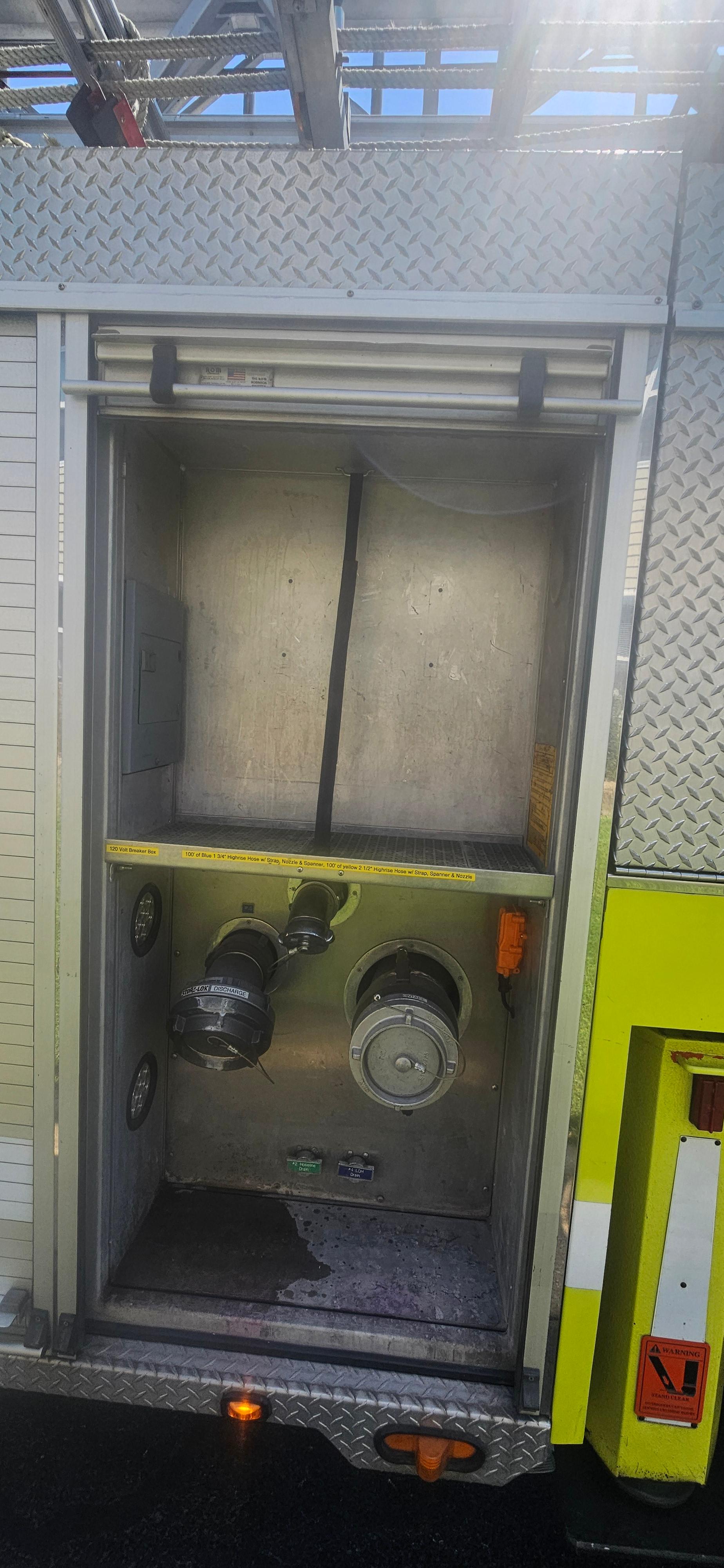 2002 Rosenbauer HME 100' Aerial - image 62