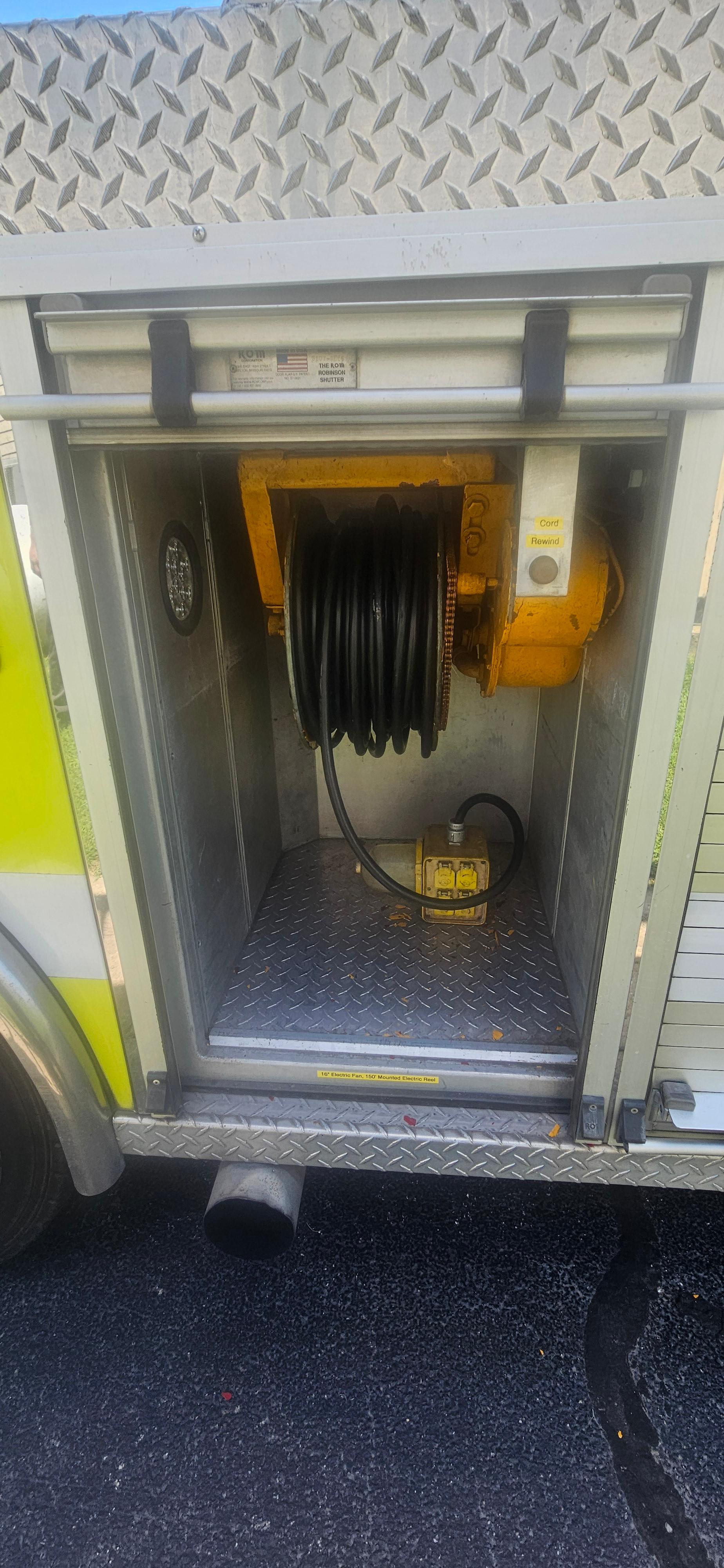 2002 Rosenbauer HME 100' Aerial - image 57