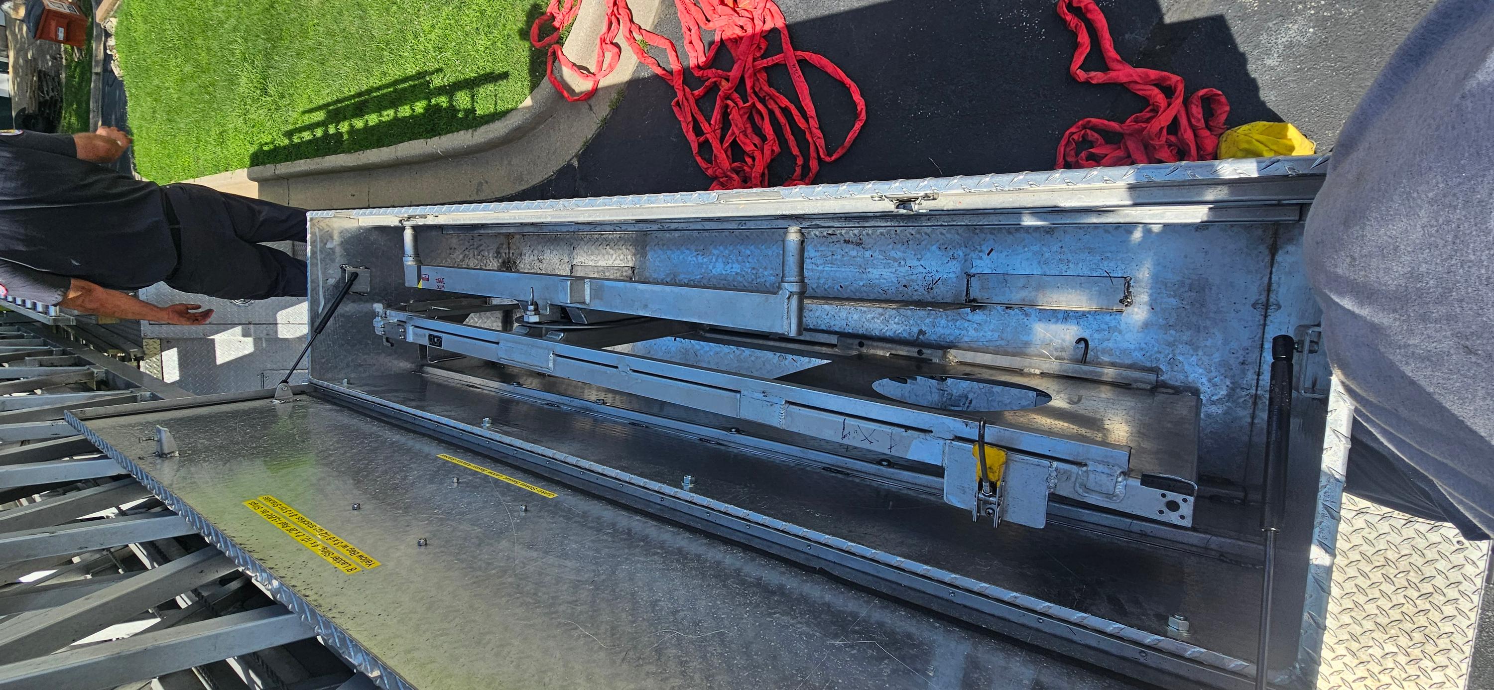 2002 Rosenbauer HME 100' Aerial - image 27