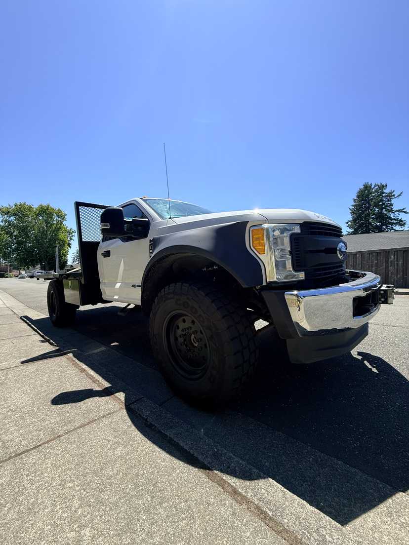 2017 Ford F550 4x4 Wildland Unit — photo 3