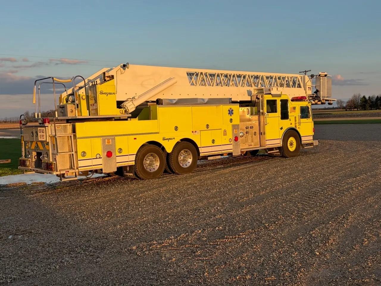 1992 Seagrave 105' Aerial - image 5