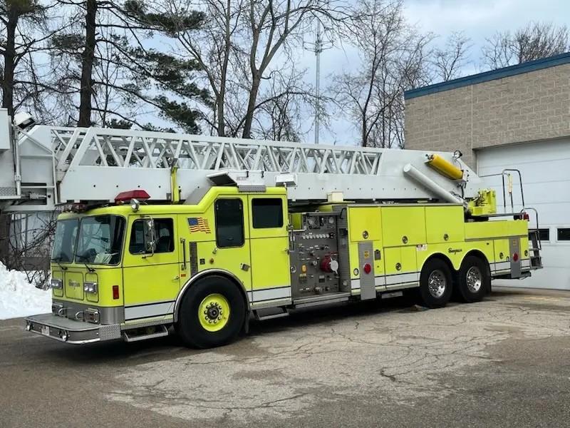 1992 Seagrave 105' Aerial - image 1