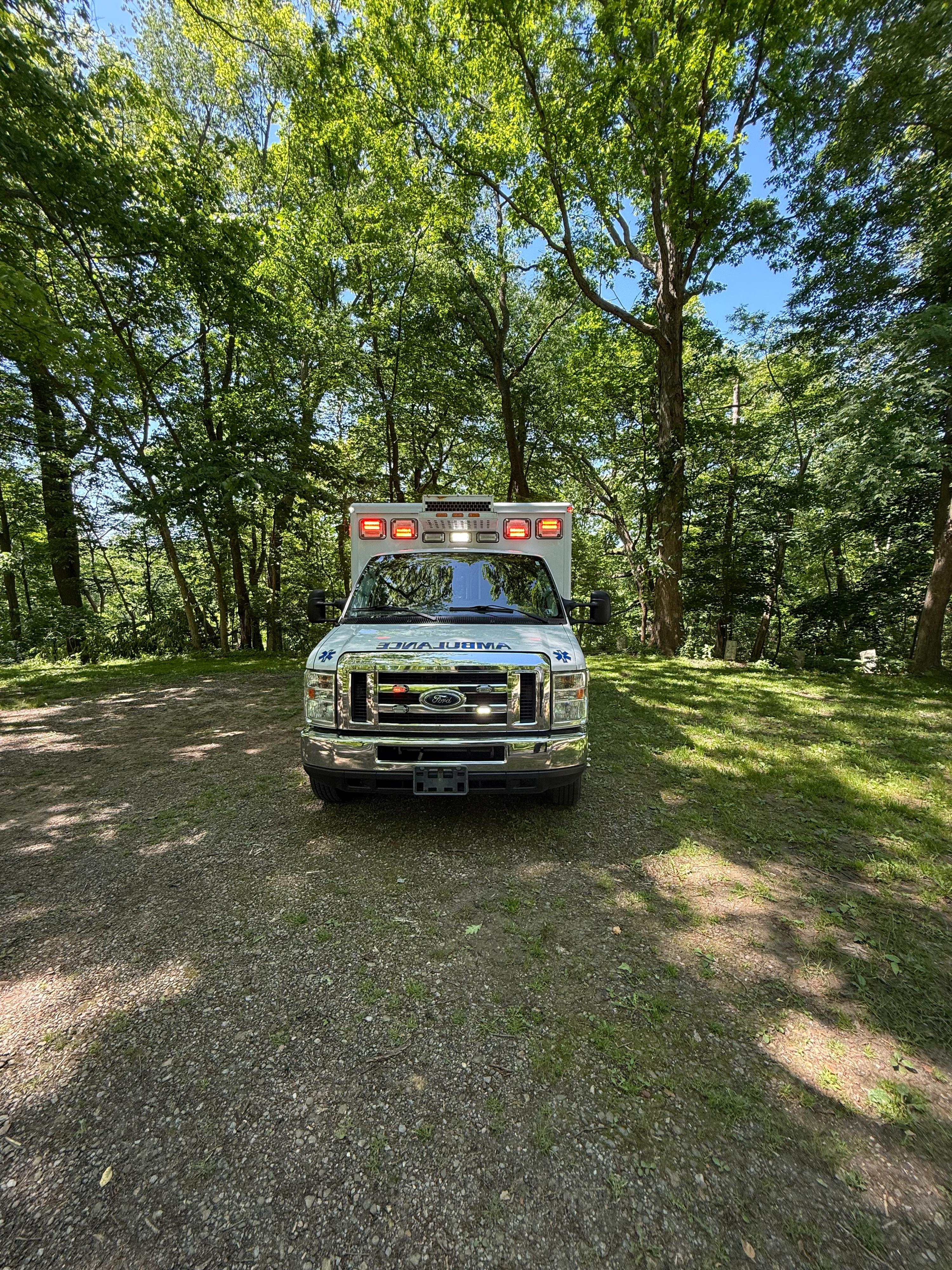 2016 AEV Ford Ambulance - image 4