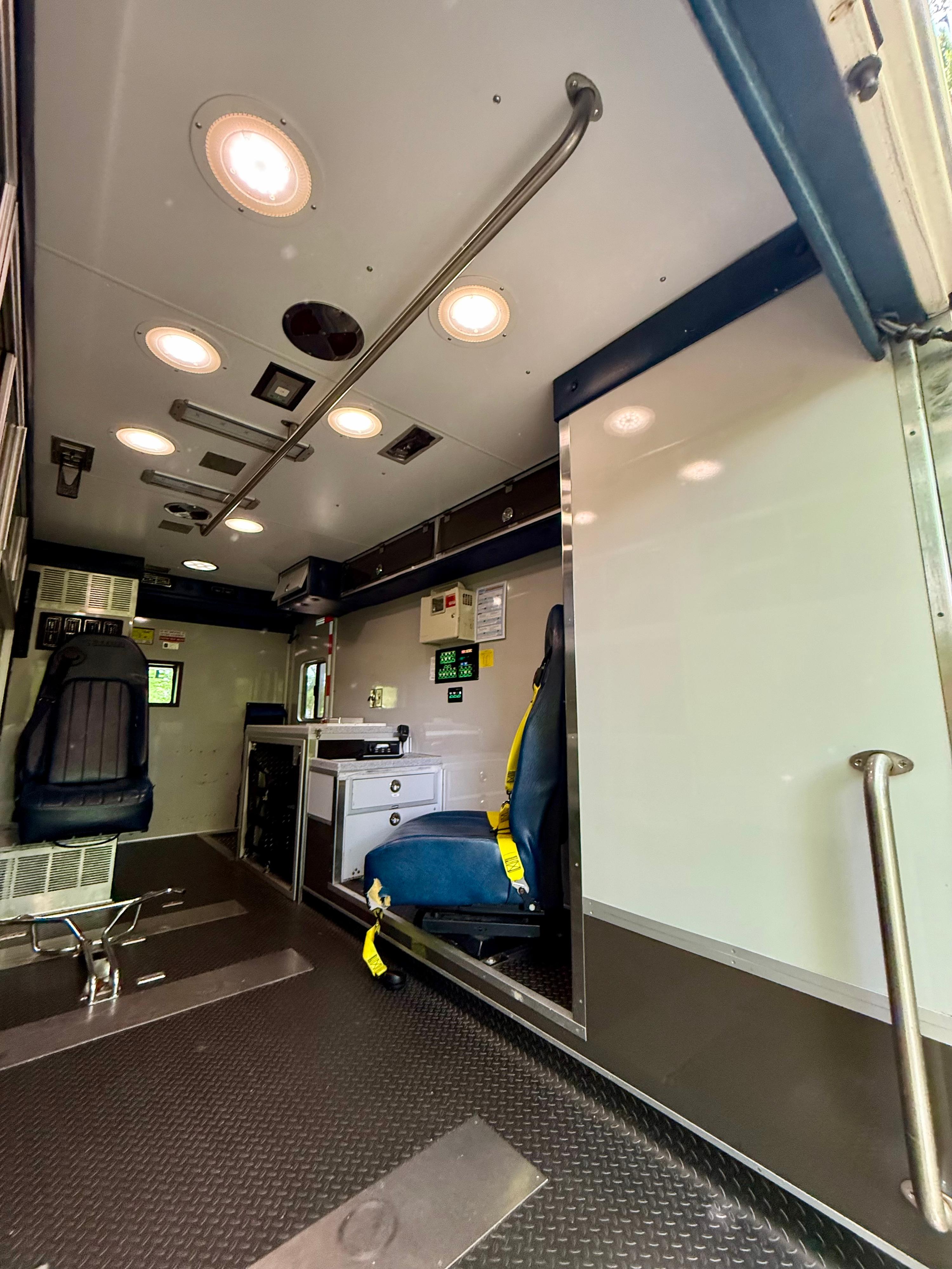 2014 Horton Freightliner Type I Ambulance - image 9