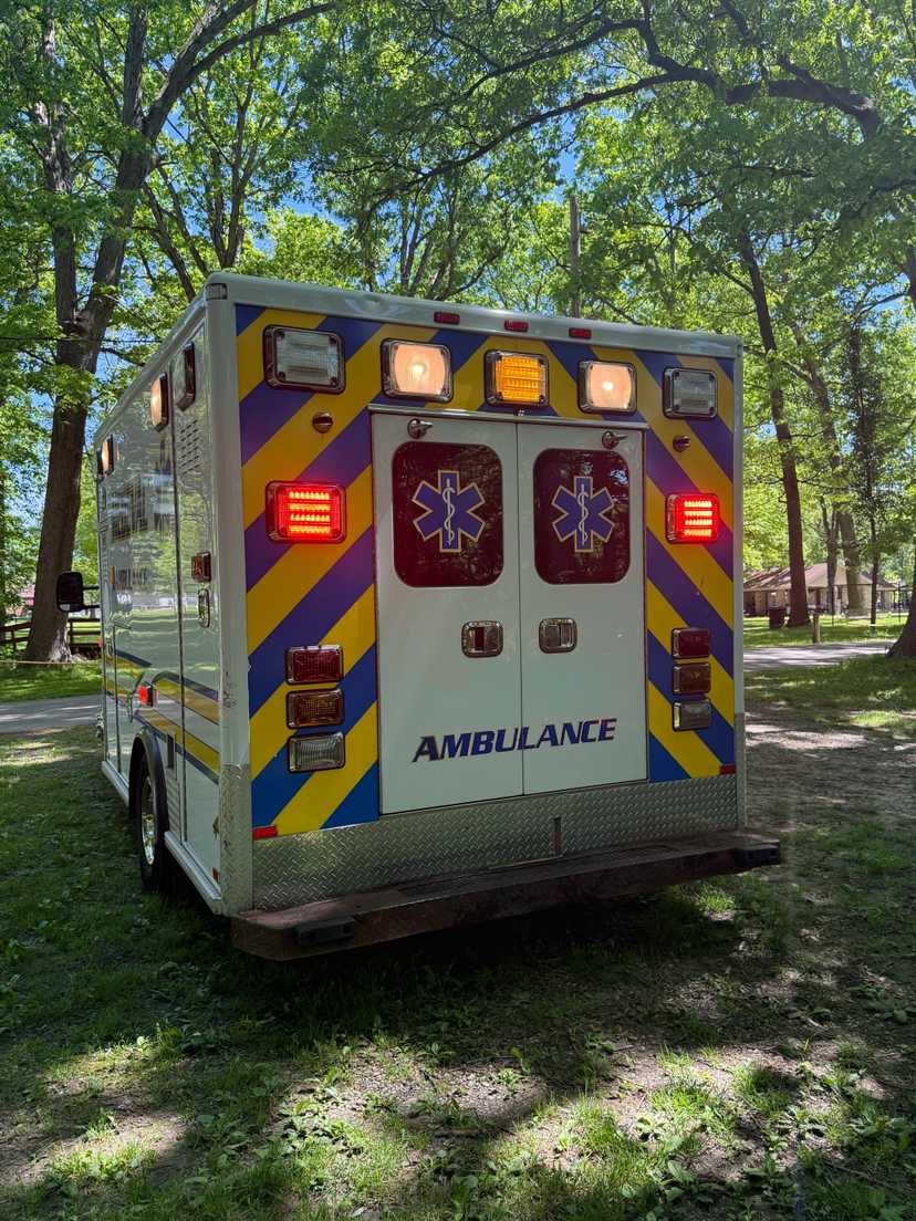 2016 AEV Ford Ambulance — photo 6