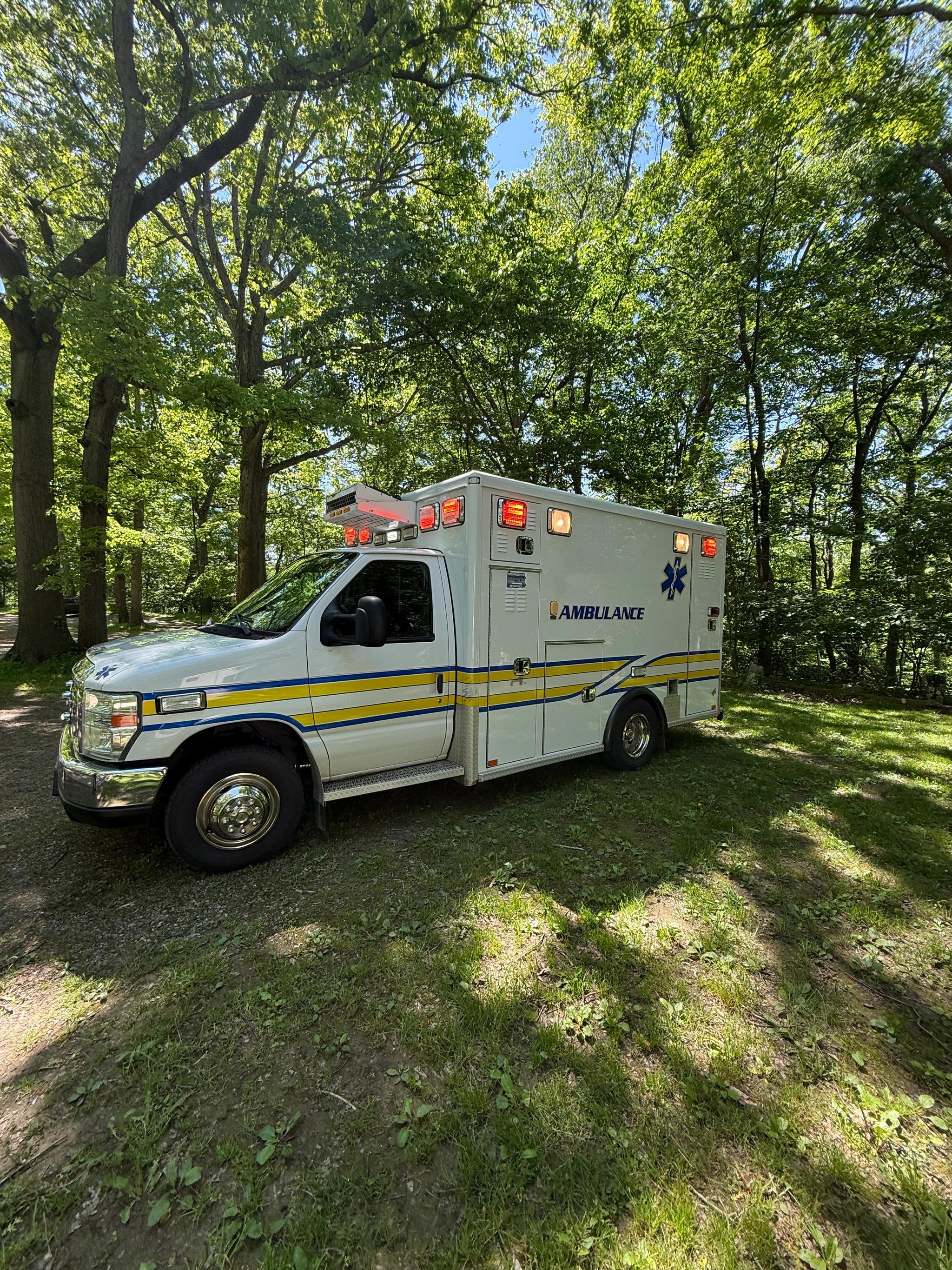 2016 AEV Ford Ambulance - image 1