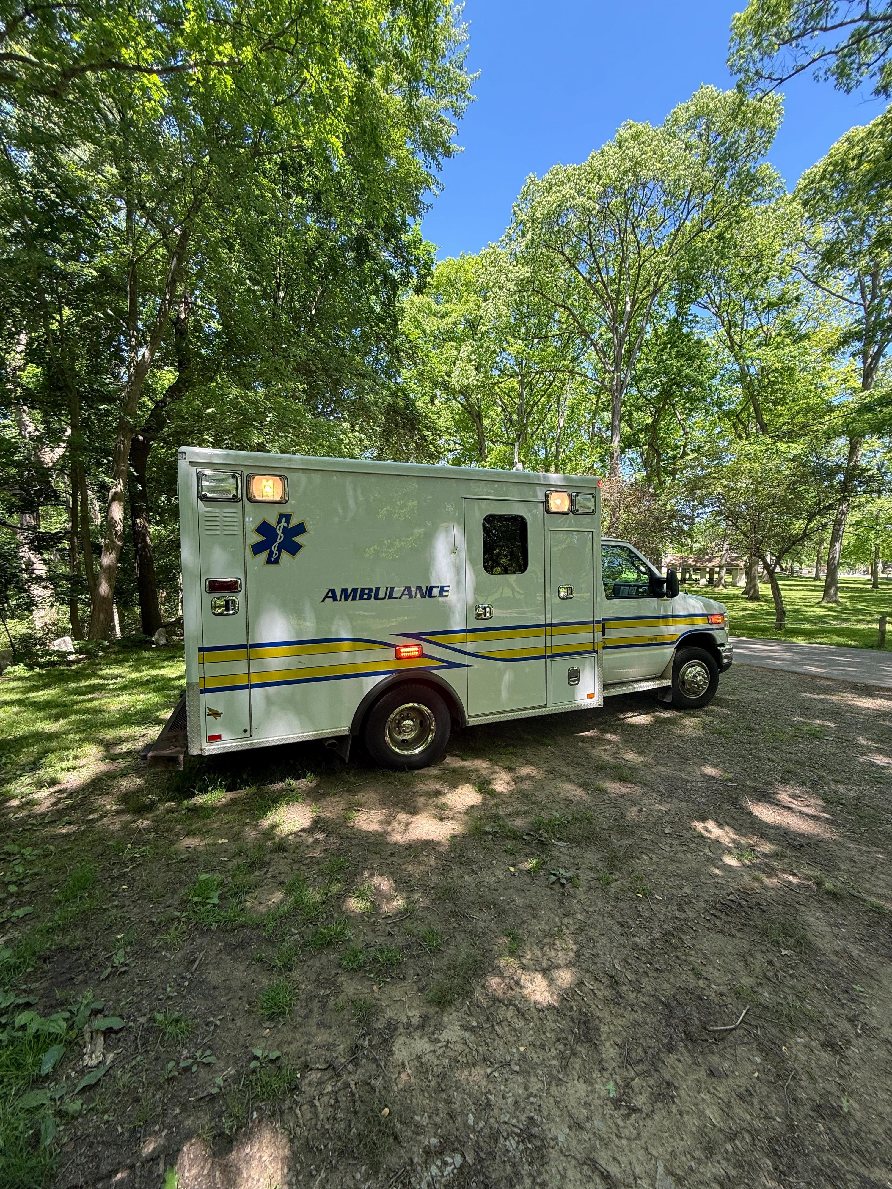 2016 AEV Ford Ambulance - image 5