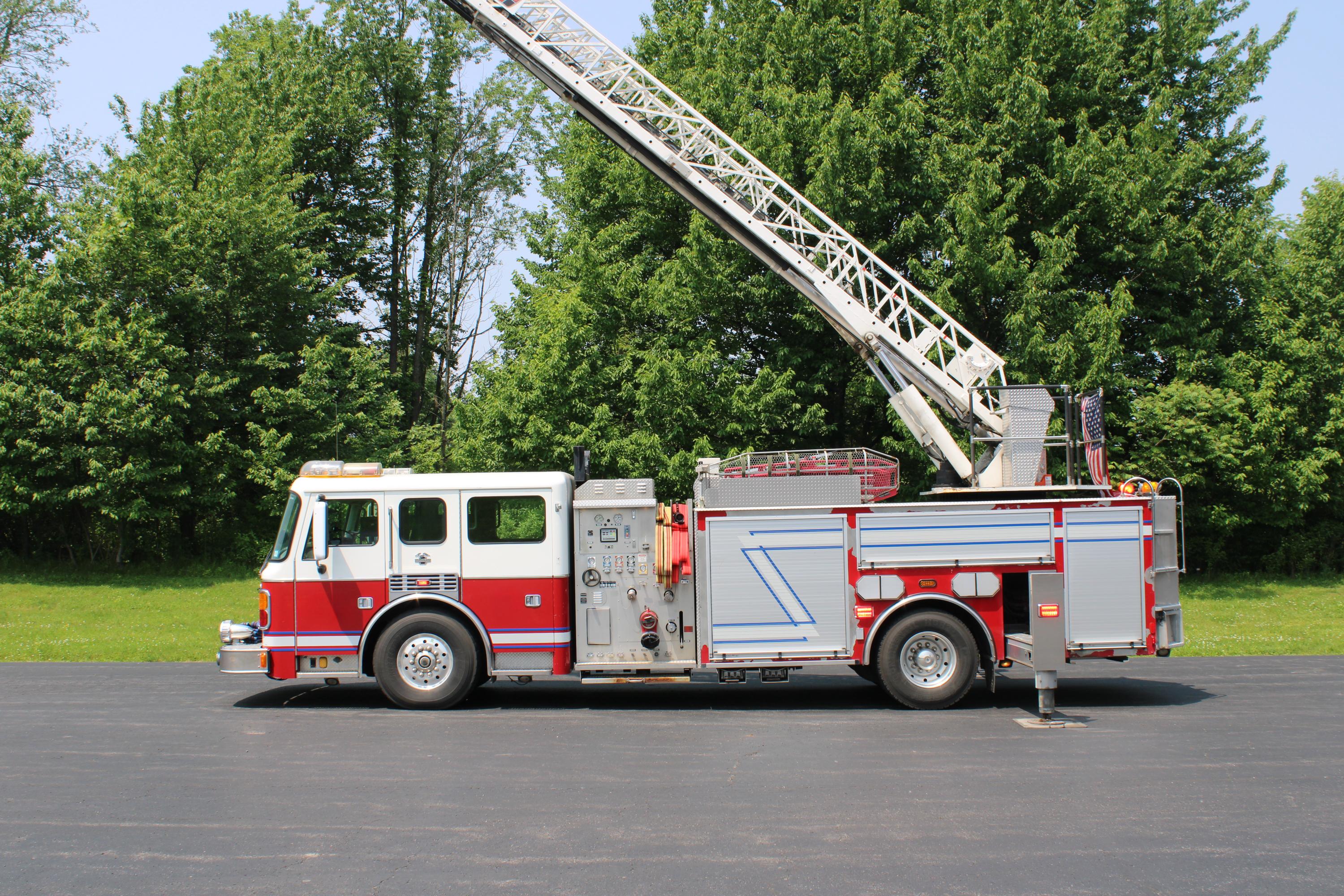 2001 American LaFrance 75ft Quint - image 11