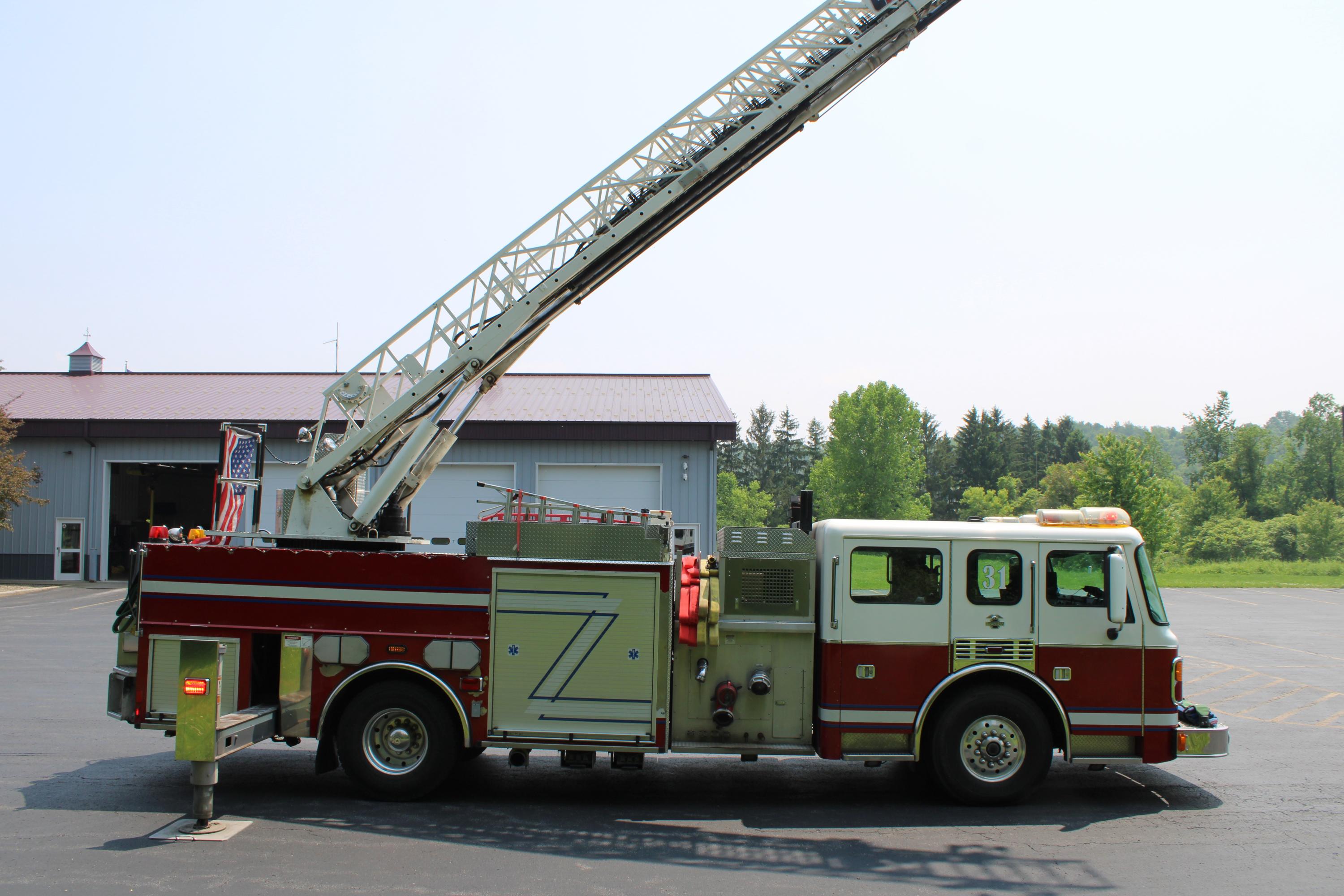 2001 American LaFrance 75ft Quint - image 7