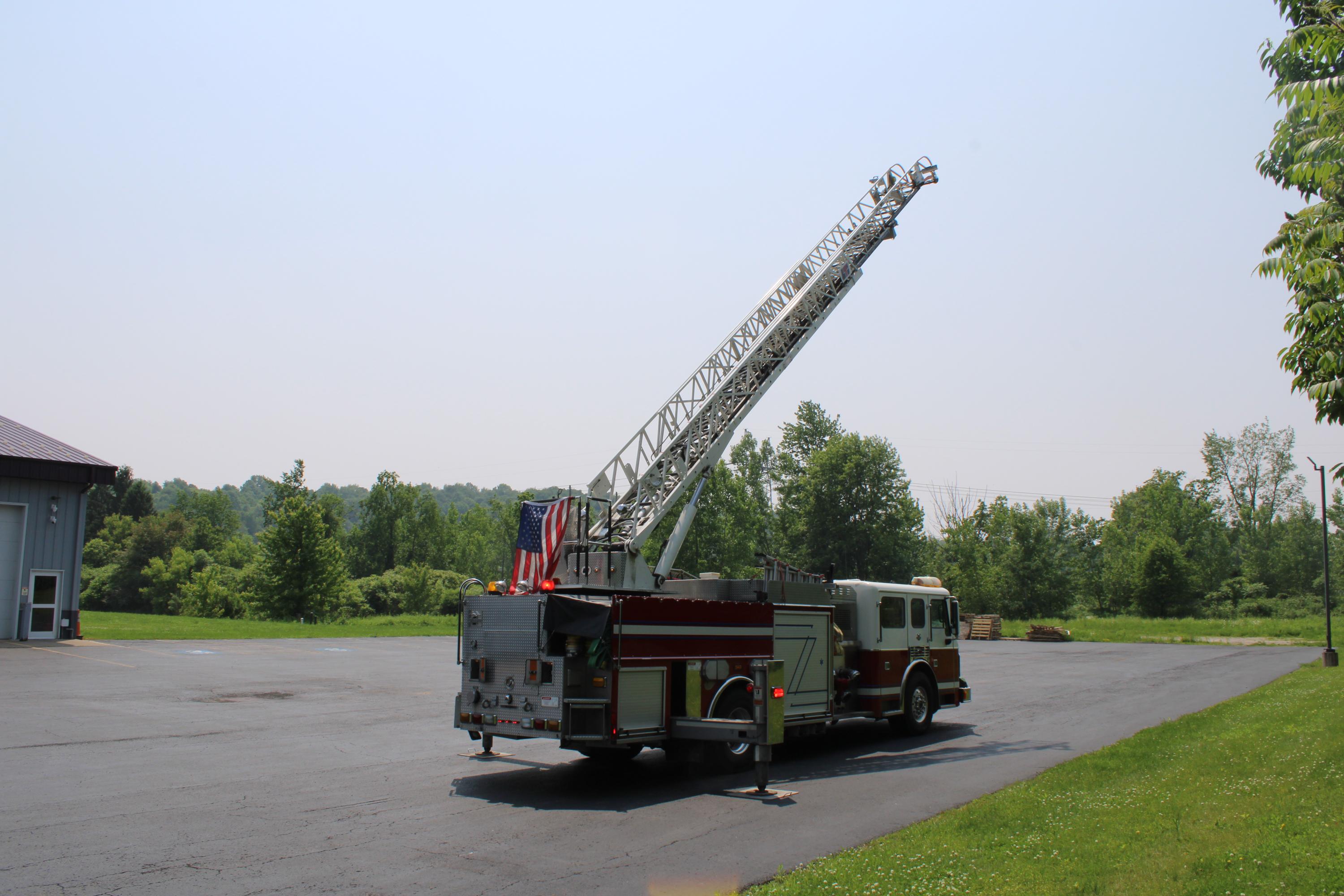2001 American LaFrance 75ft Quint - image 8