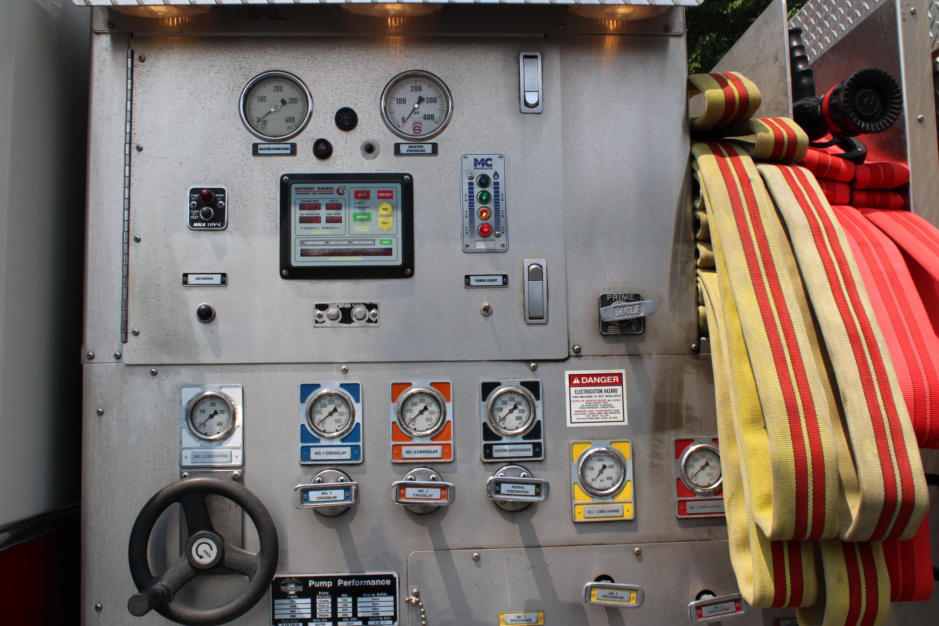 2001 American LaFrance 75ft Quint - image 26