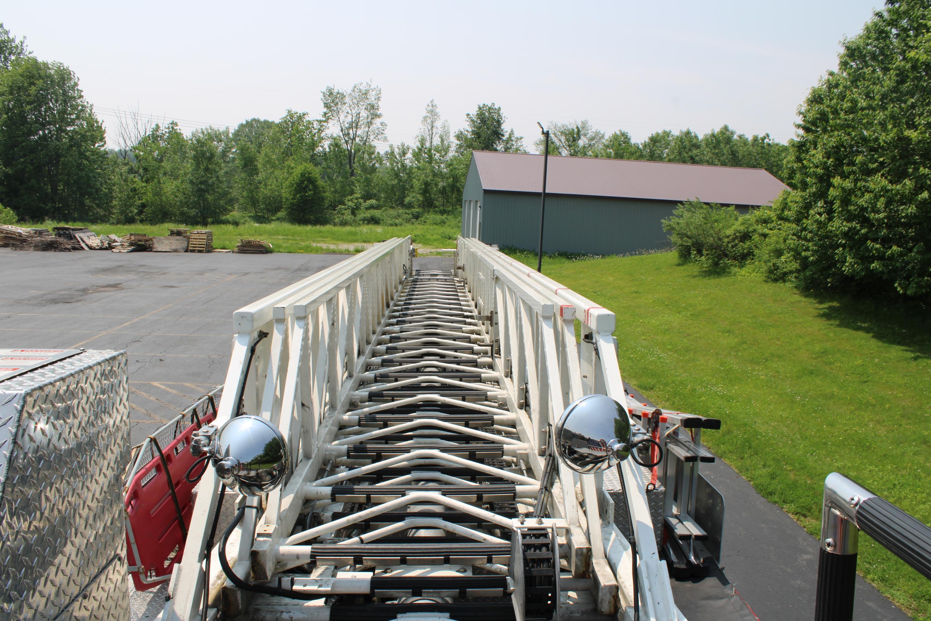 2001 American LaFrance 75ft Quint - image 29