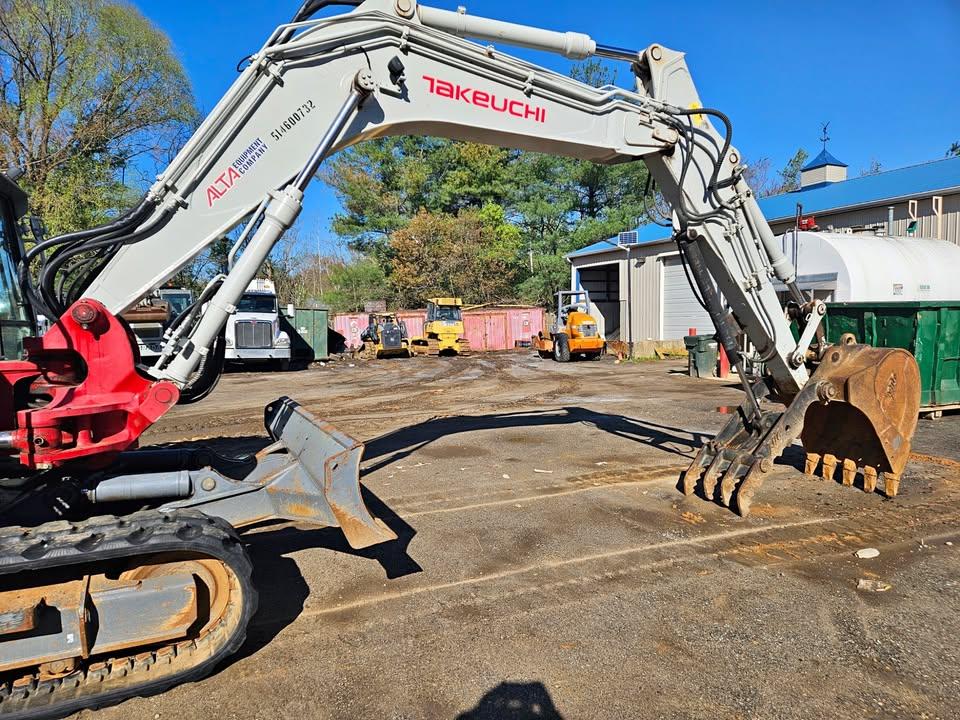2020 Takeuchi Excavator TB2150CR - image 1