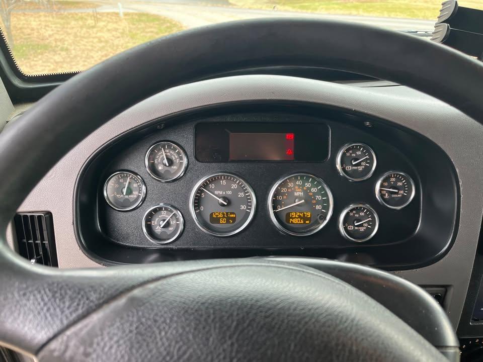 2020 Peterbilt Loadmaster Rear Loader - image 6