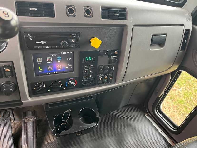 2020 Peterbilt Loadmaster Rear Loader — photo 7