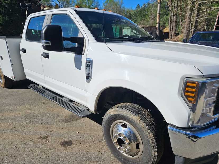 2019 Ford F350 Super Duty Pickup Truck f350 — photo 4