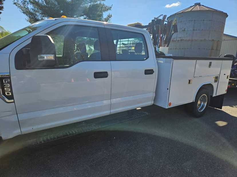 2019 Ford F350 Super Duty Pickup Truck f350 — photo 2