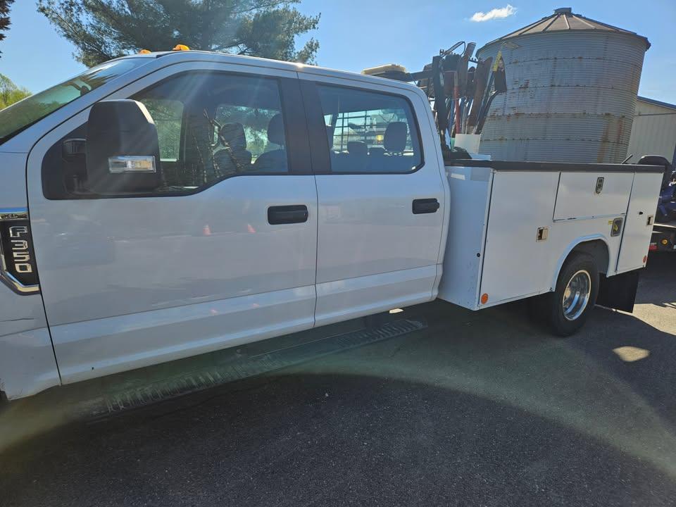 2019 Ford F350 Super Duty Pickup Truck f350 - image 2