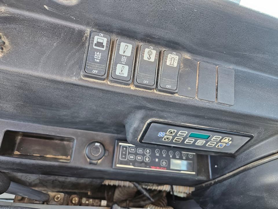 2020 Takeuchi Excavator TB2150CR - image 10