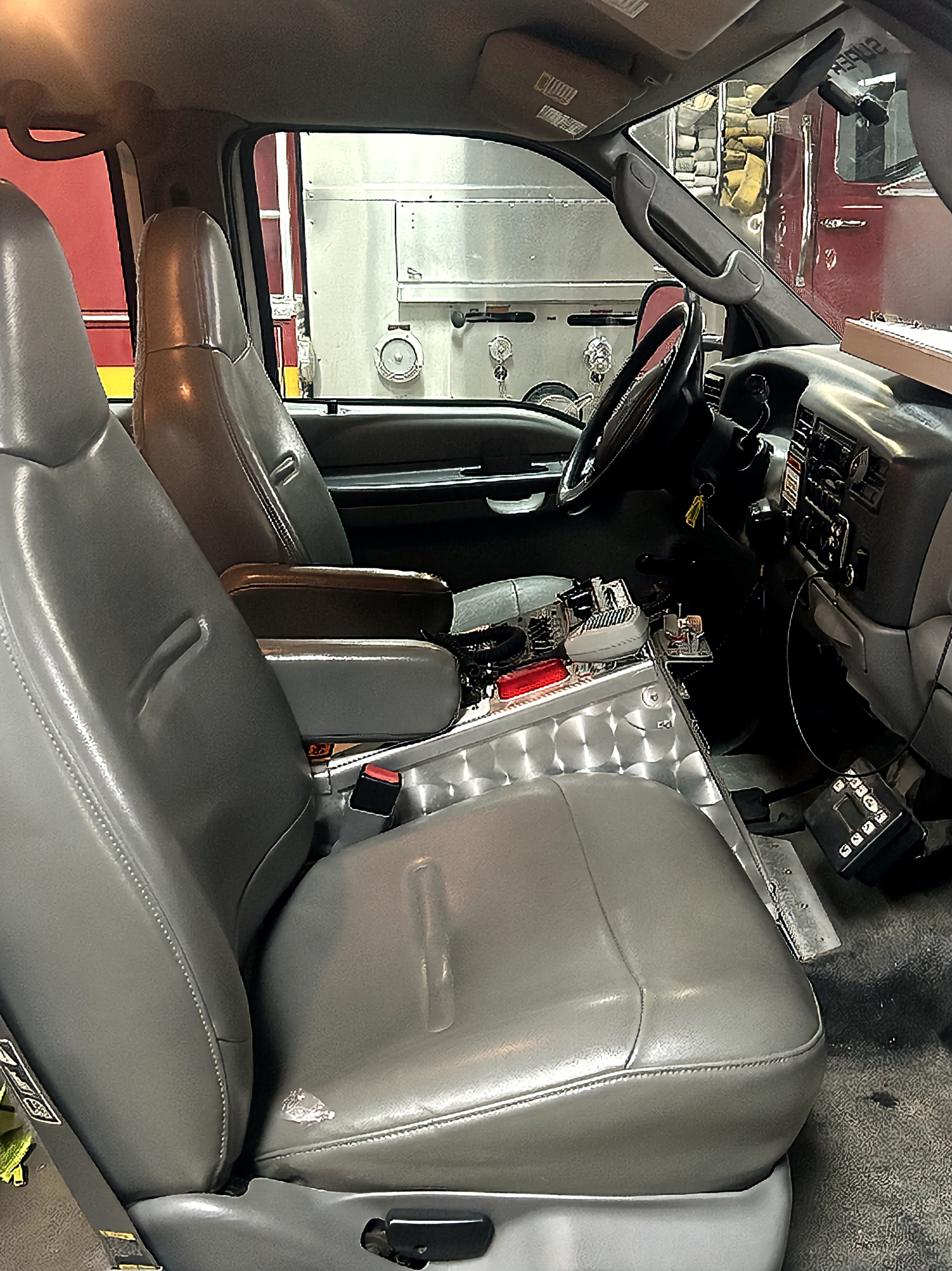 2003 Ford F-550 Rescue - image 10