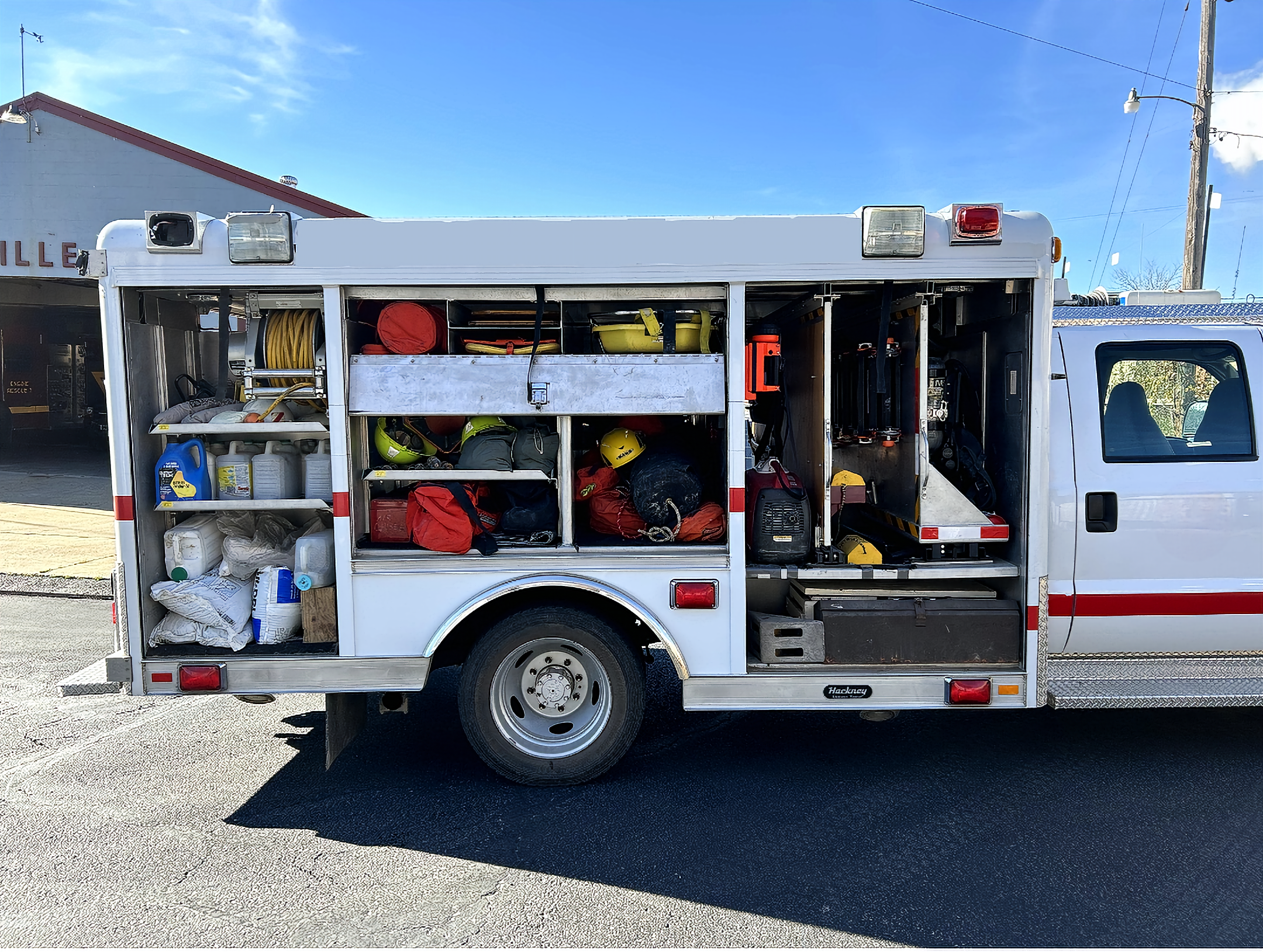 2003 Ford F-550 Rescue - image 9