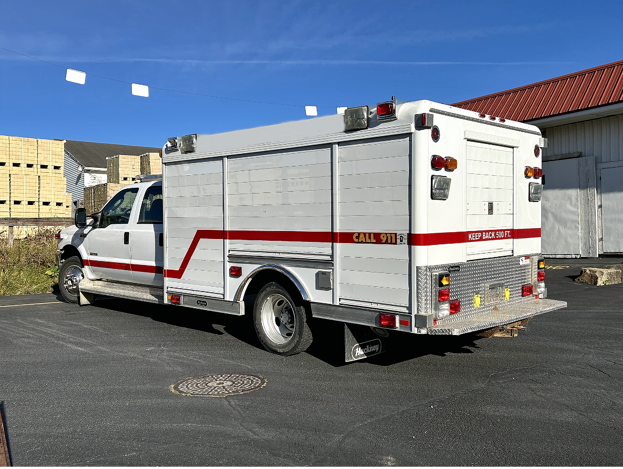 2003 Ford F-550 Rescue - image 3