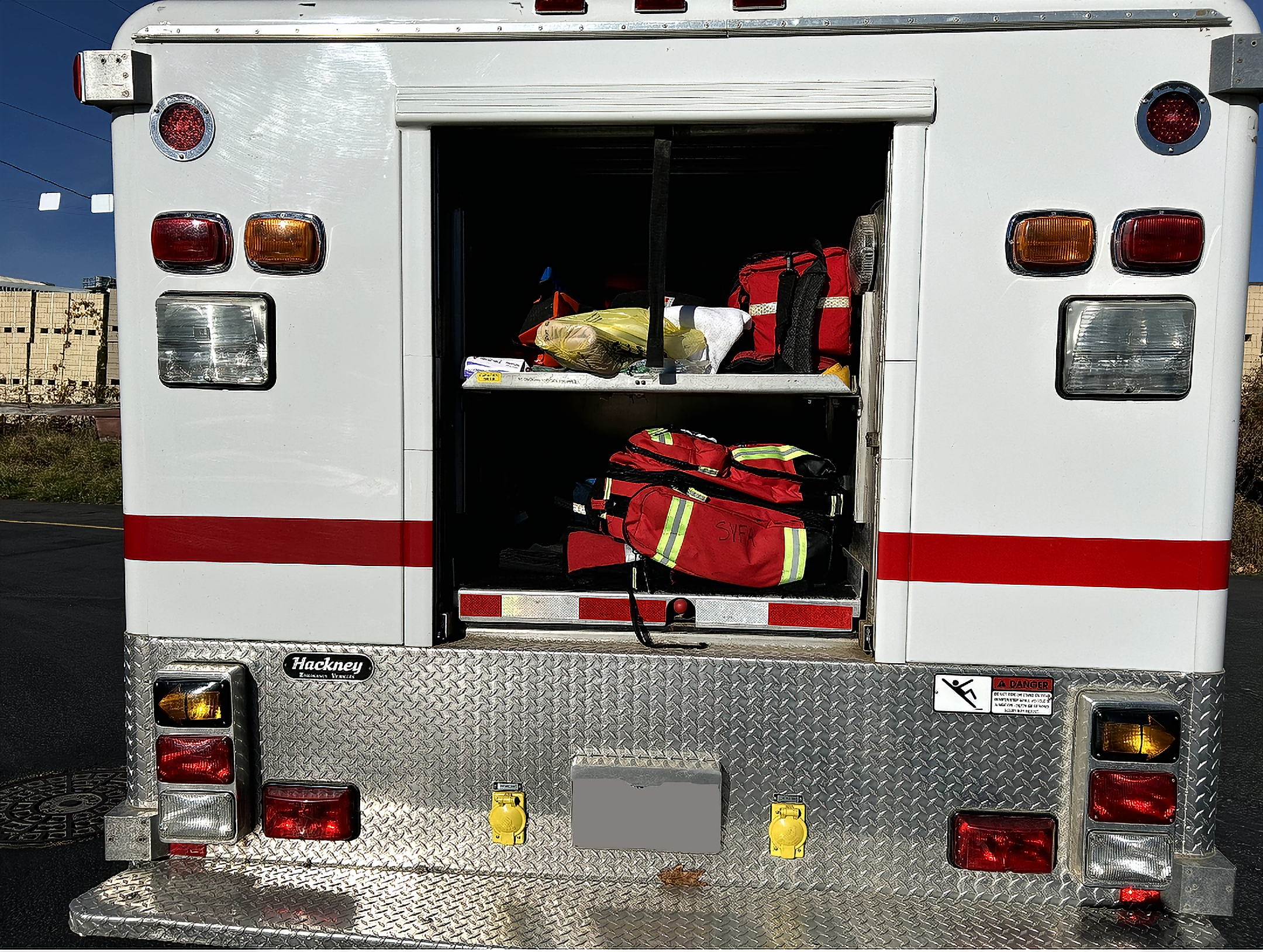 2003 Ford F-550 Rescue - image 8