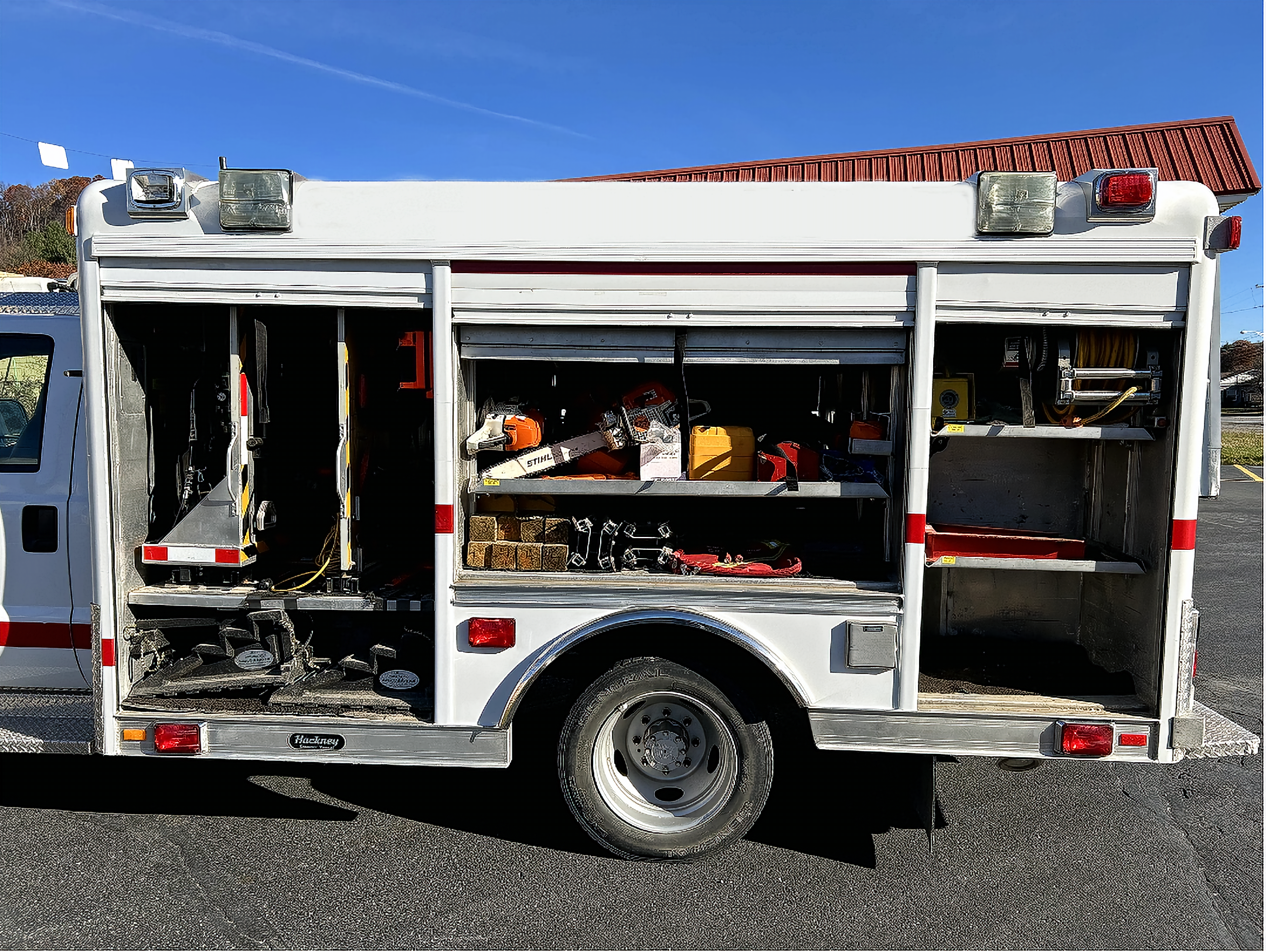 2003 Ford F-550 Rescue - image 7