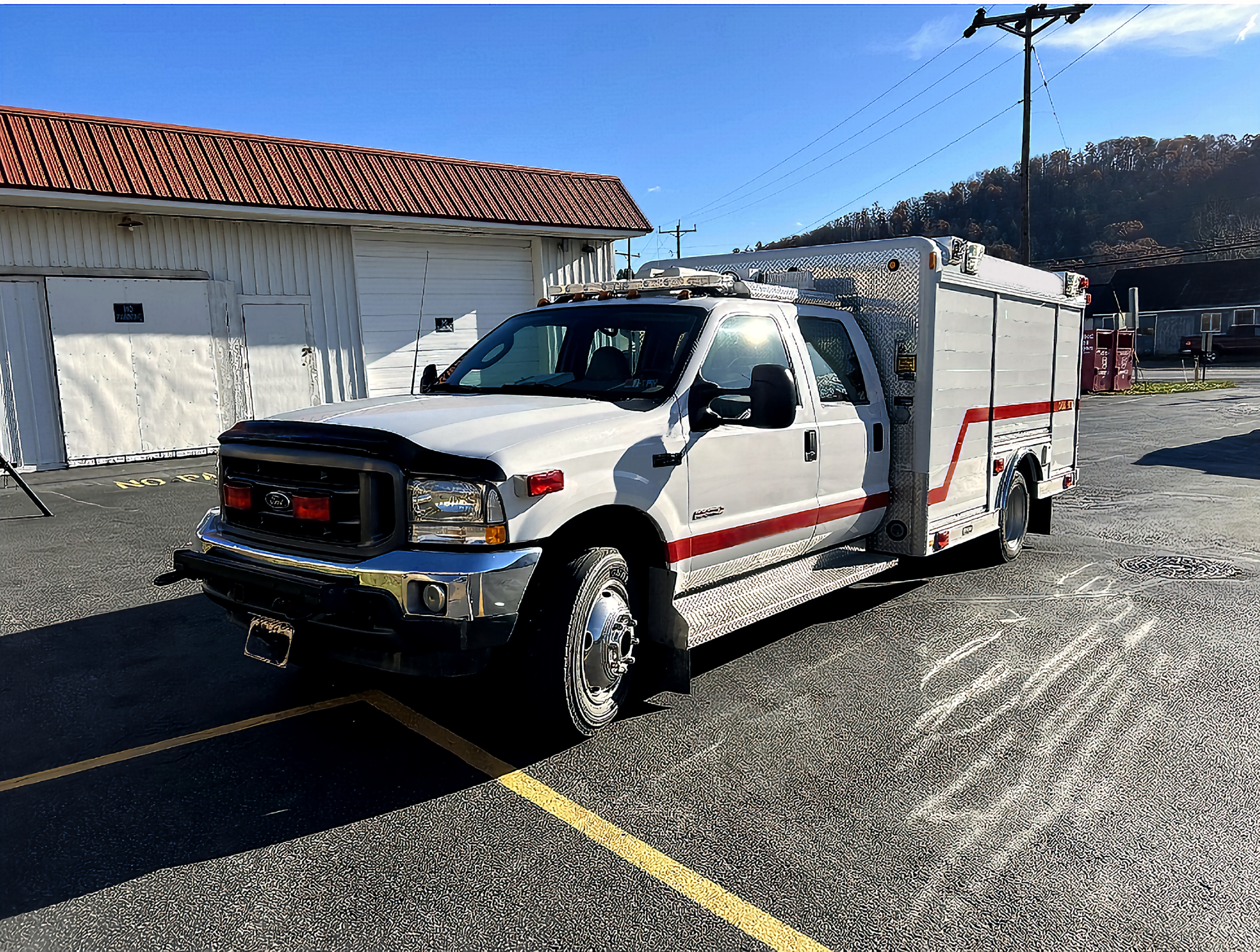 2003 Ford F-550 Rescue - image 1