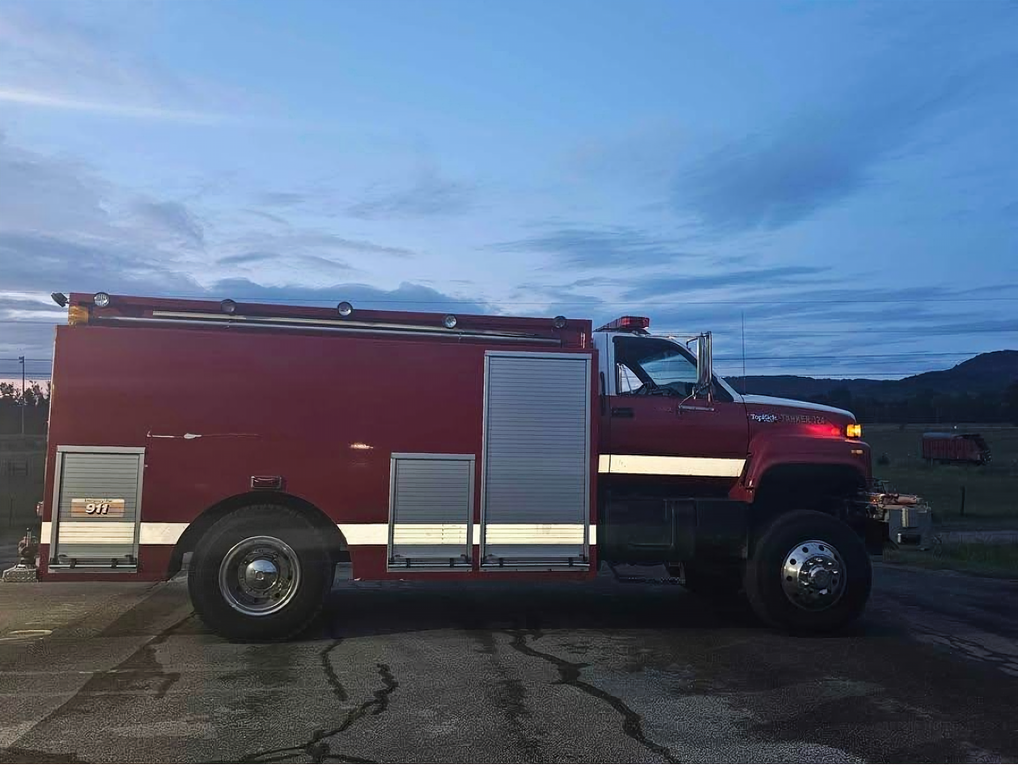 1991 GMC Topkick Tanker, 4x4, Pump & Roll - image 3