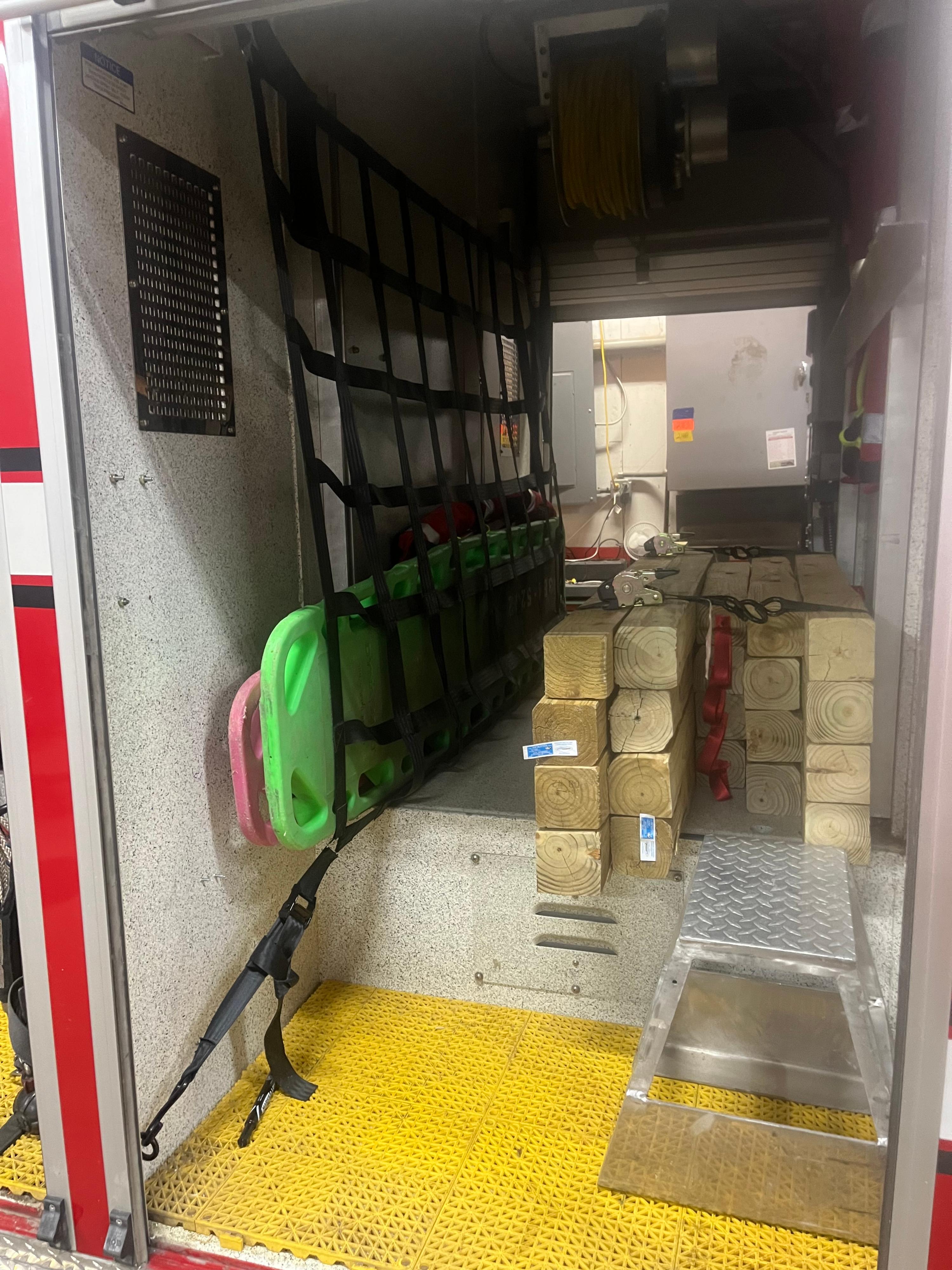 2005 GMC C5500 Rescue - image 18