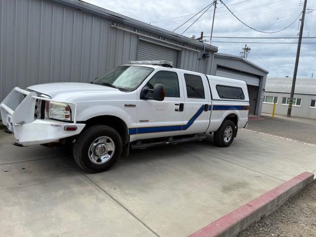 2005 Ford f250 4x4 Command Truck - image 1