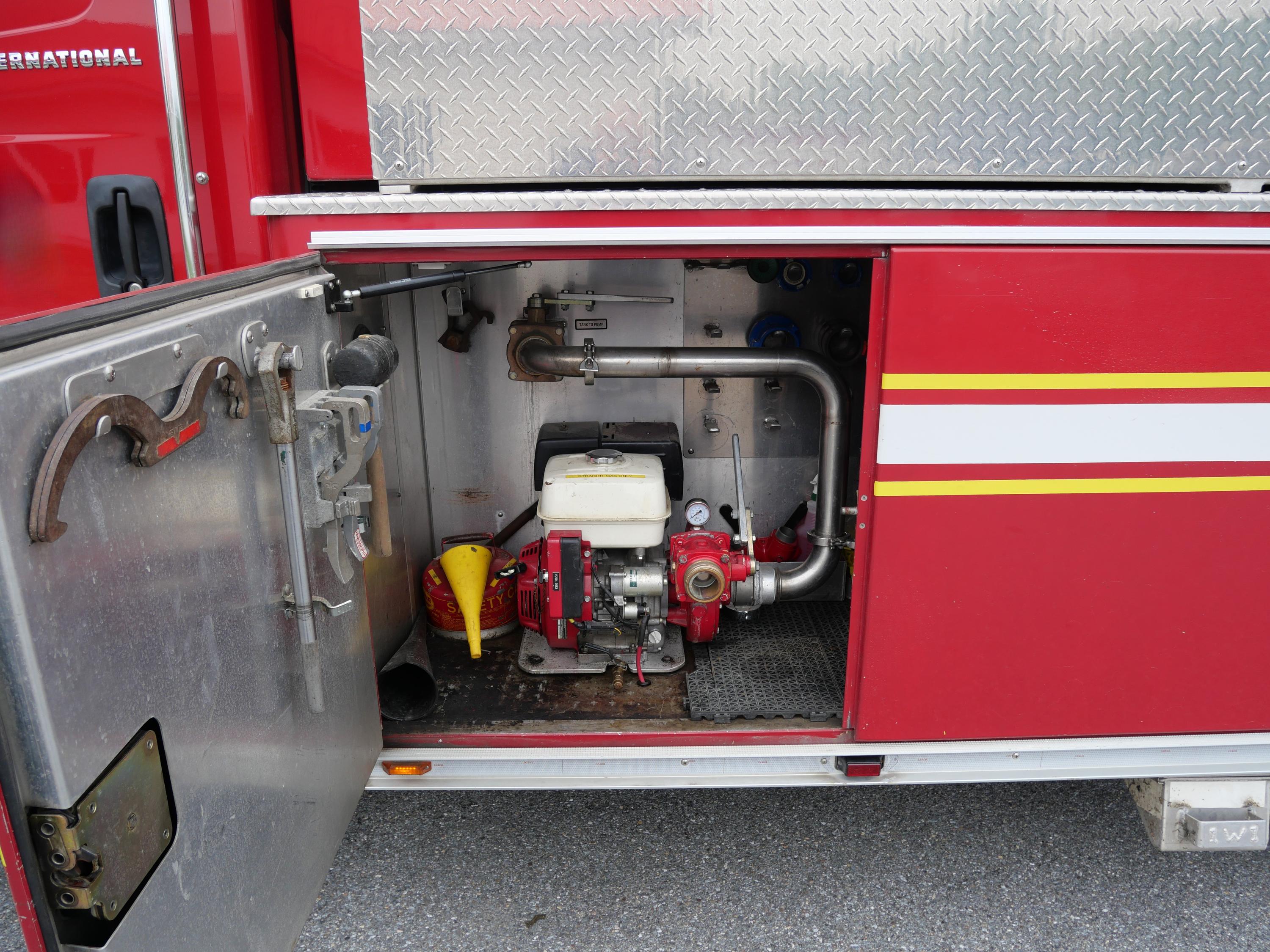 2006 E-One International 2100 Gallon Tanker - image 11