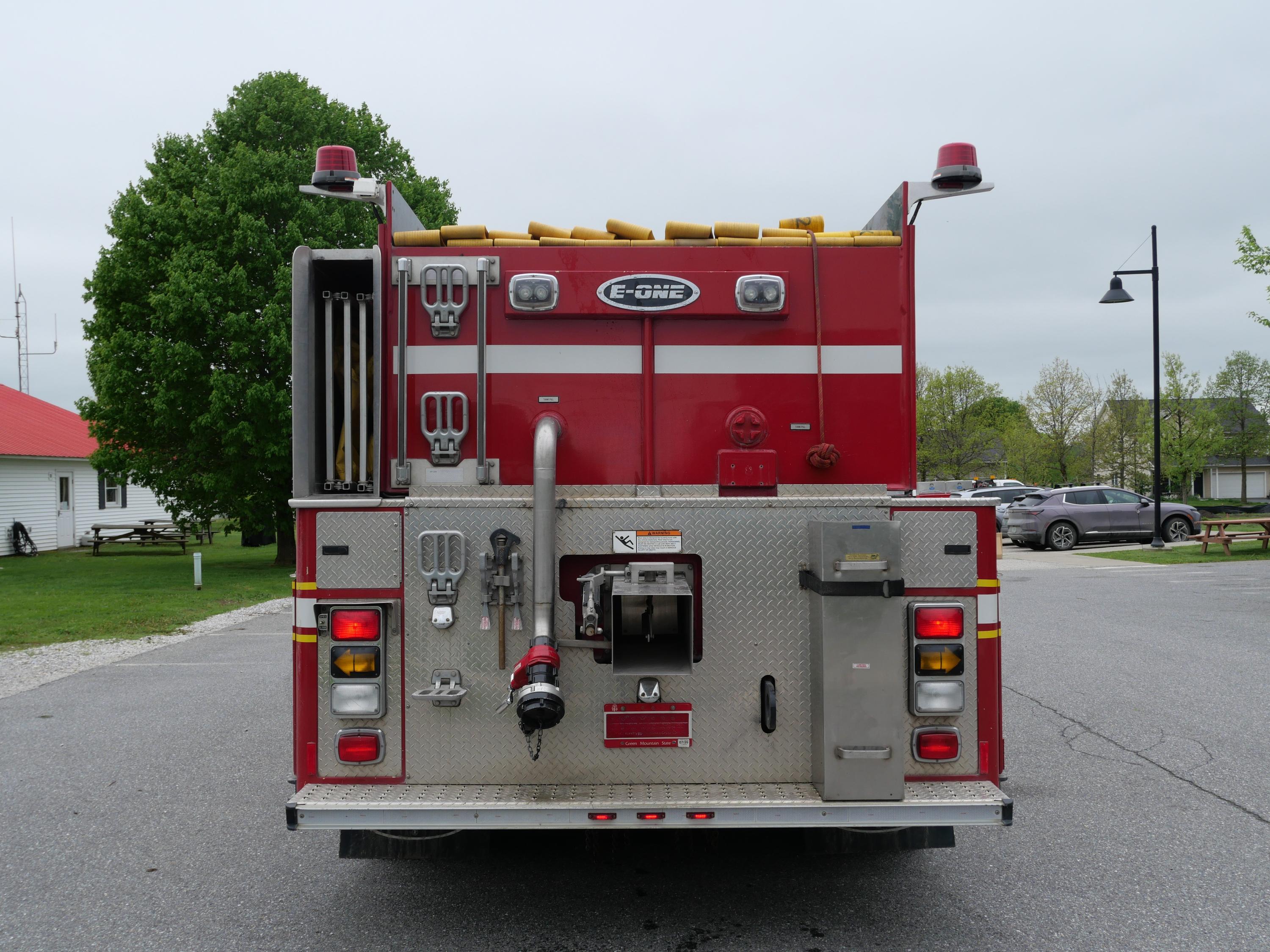 2006 E-One International 2100 Gallon Tanker - image 4
